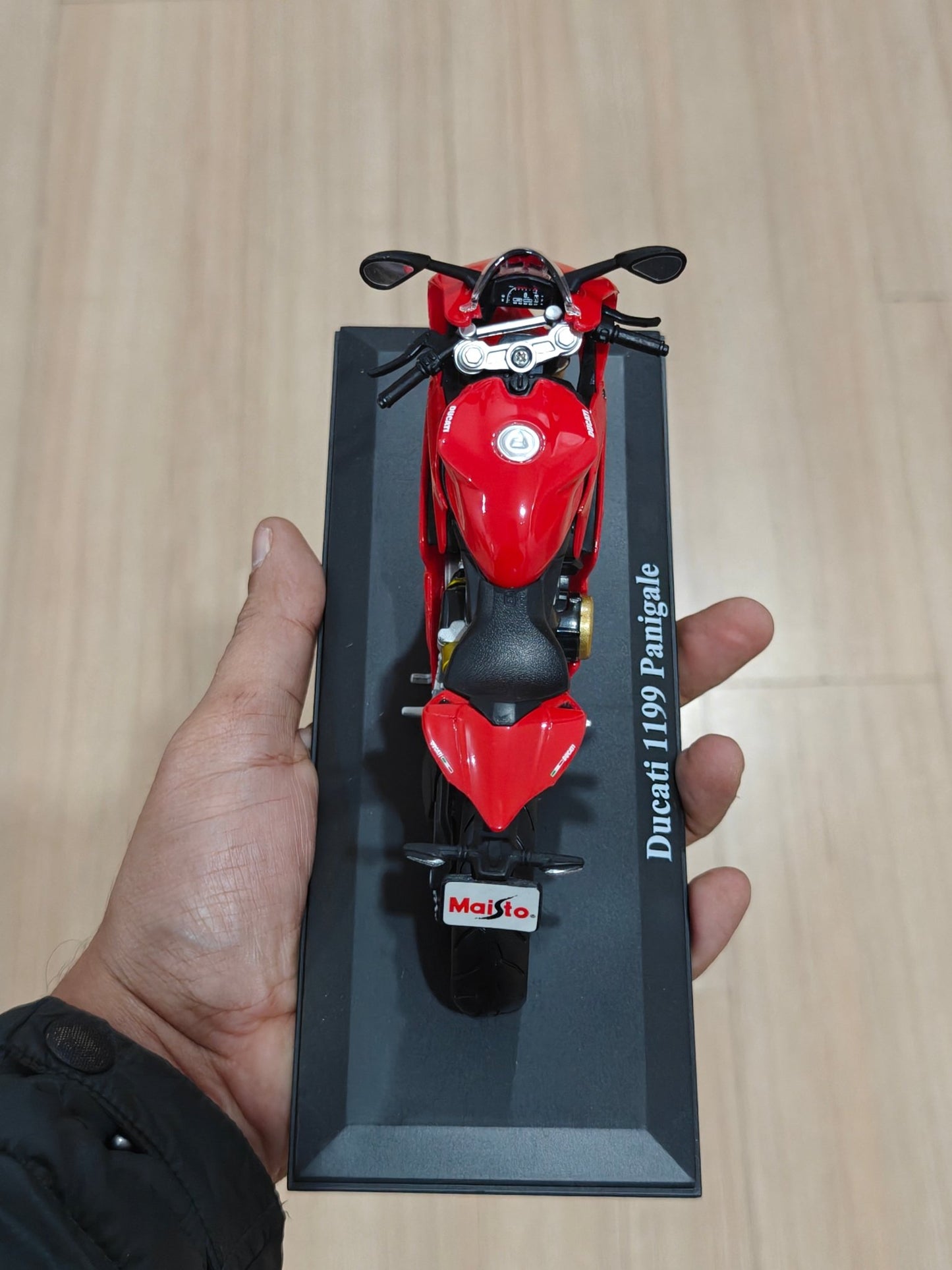 1:12 Maisto Ducati 1199 Panigale (Unboxed - New) - Kinder Logs
