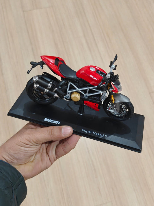 1:12 Maisto Ducati Super Naked S (Unboxed - New) - Kinder Logs