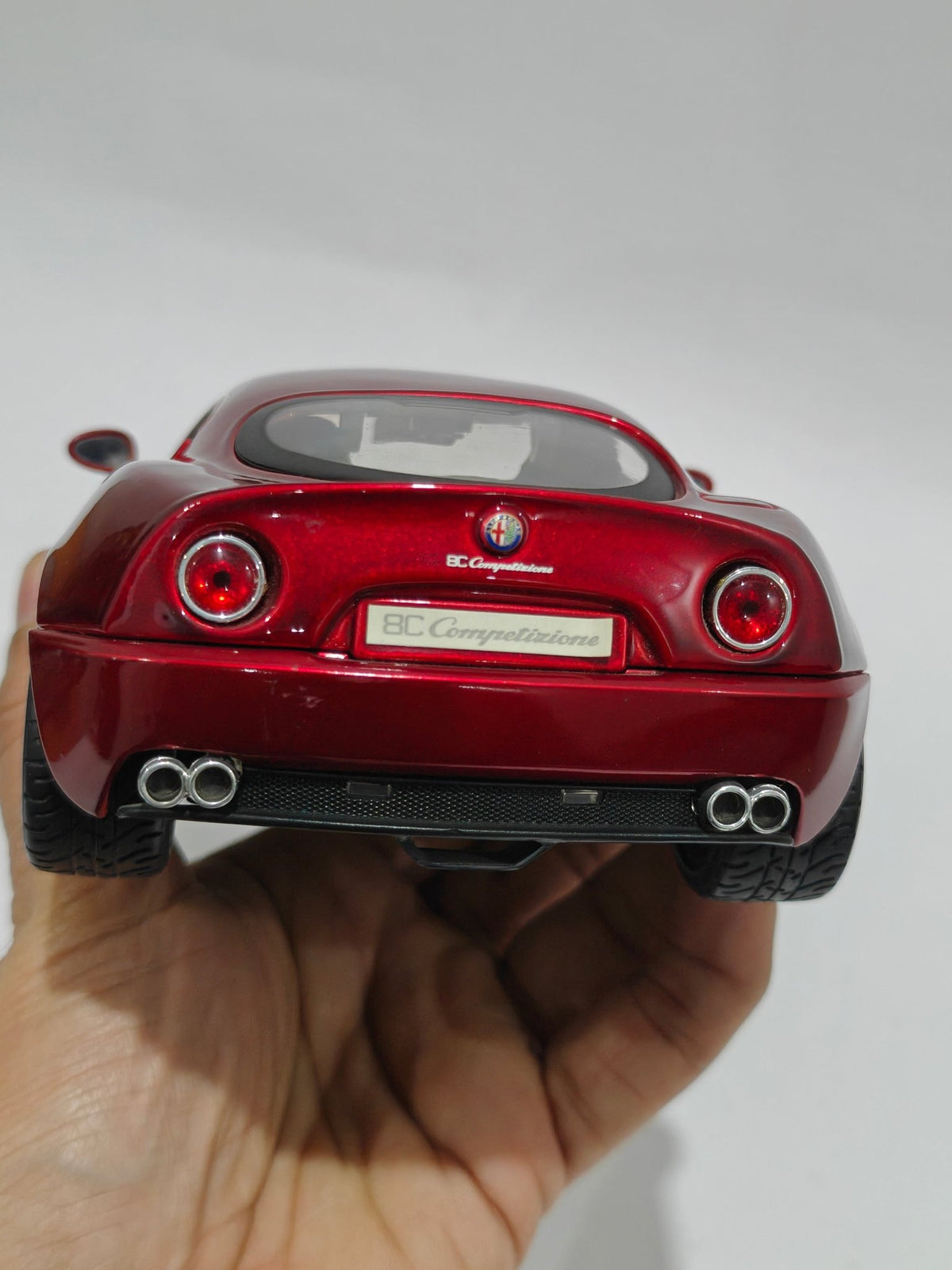1:18 Bburago Alfa Romeo 8C Competizione (Pre - Owned) - Kinder Logs