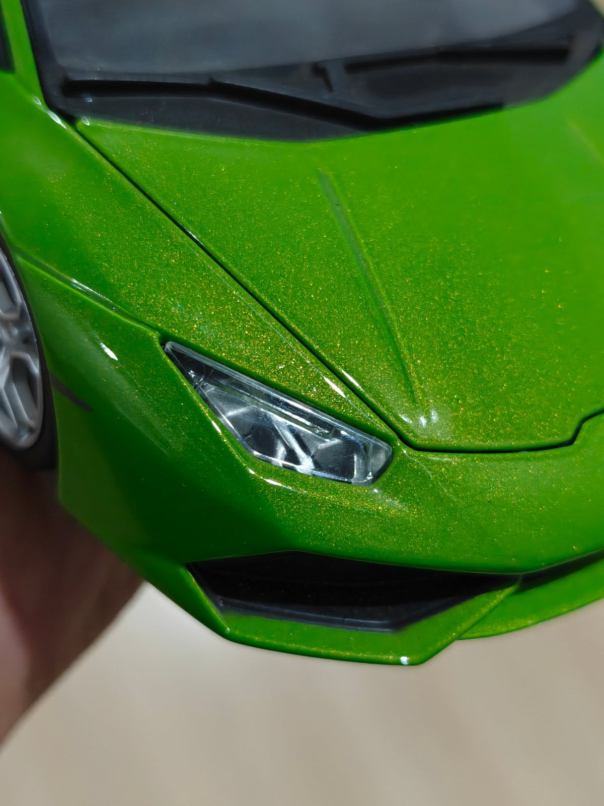 1:18 Bburago Lamborghini Huracan LP610 - 4 - Green Color (Pre - Owned) - Kinder Logs