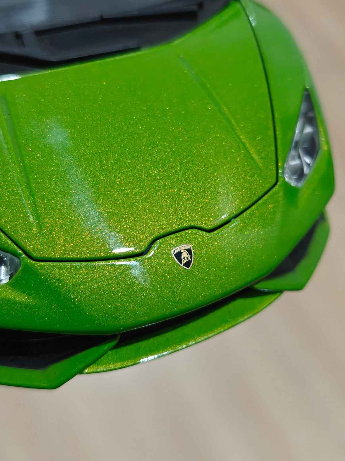 1:18 Bburago Lamborghini Huracan LP610 - 4 - Green Color (Pre - Owned) - Kinder Logs