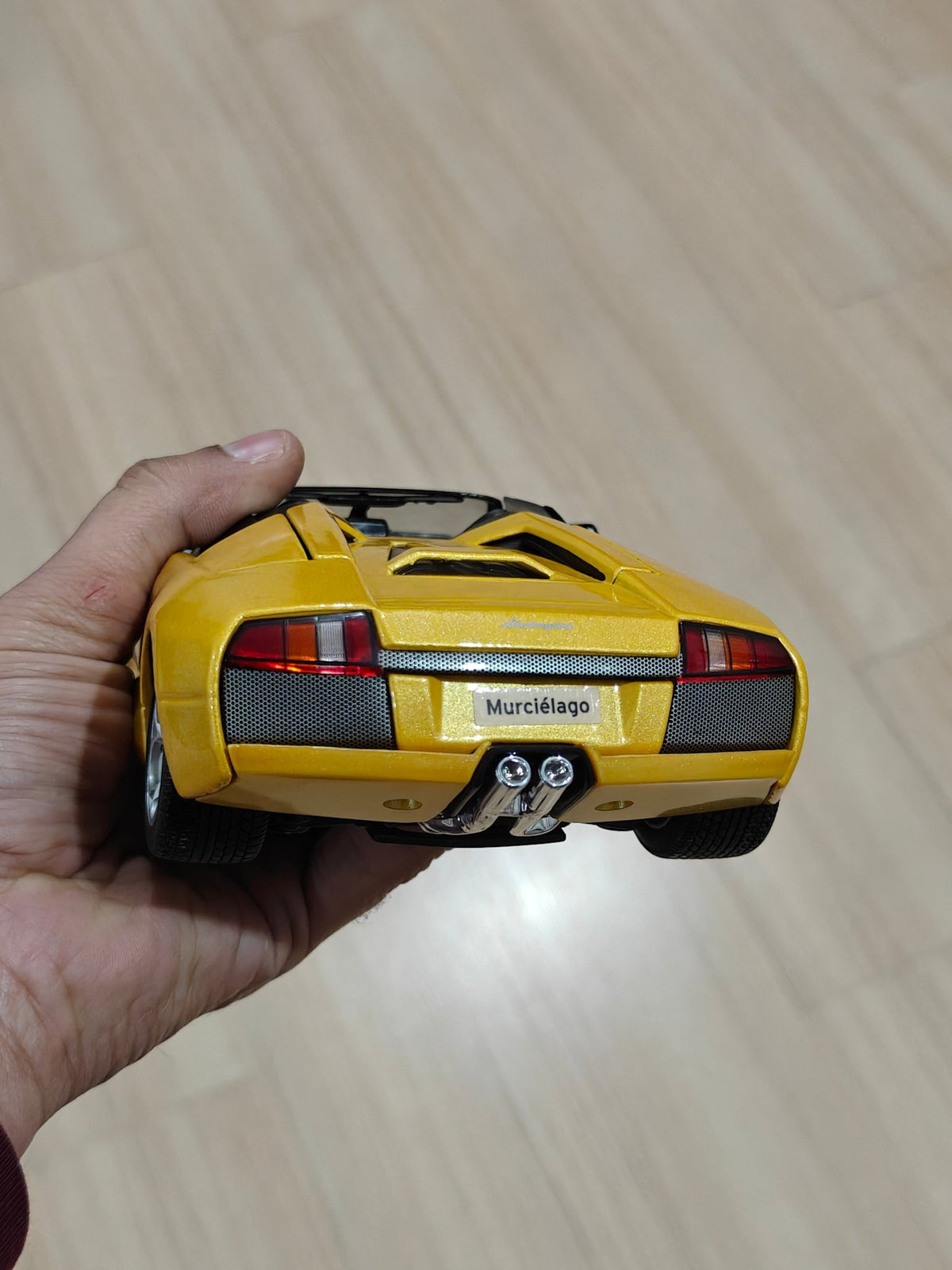1:18 Bburago Lamborghini Murcielago Roadster - Yellow Color (Pre - Owned) - Kinder Logs