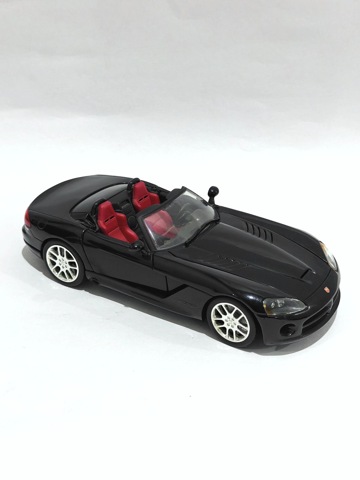 1:18 Hot Wheels Dodge Viper Roadster (Pre - Owned) - Kinder Logs