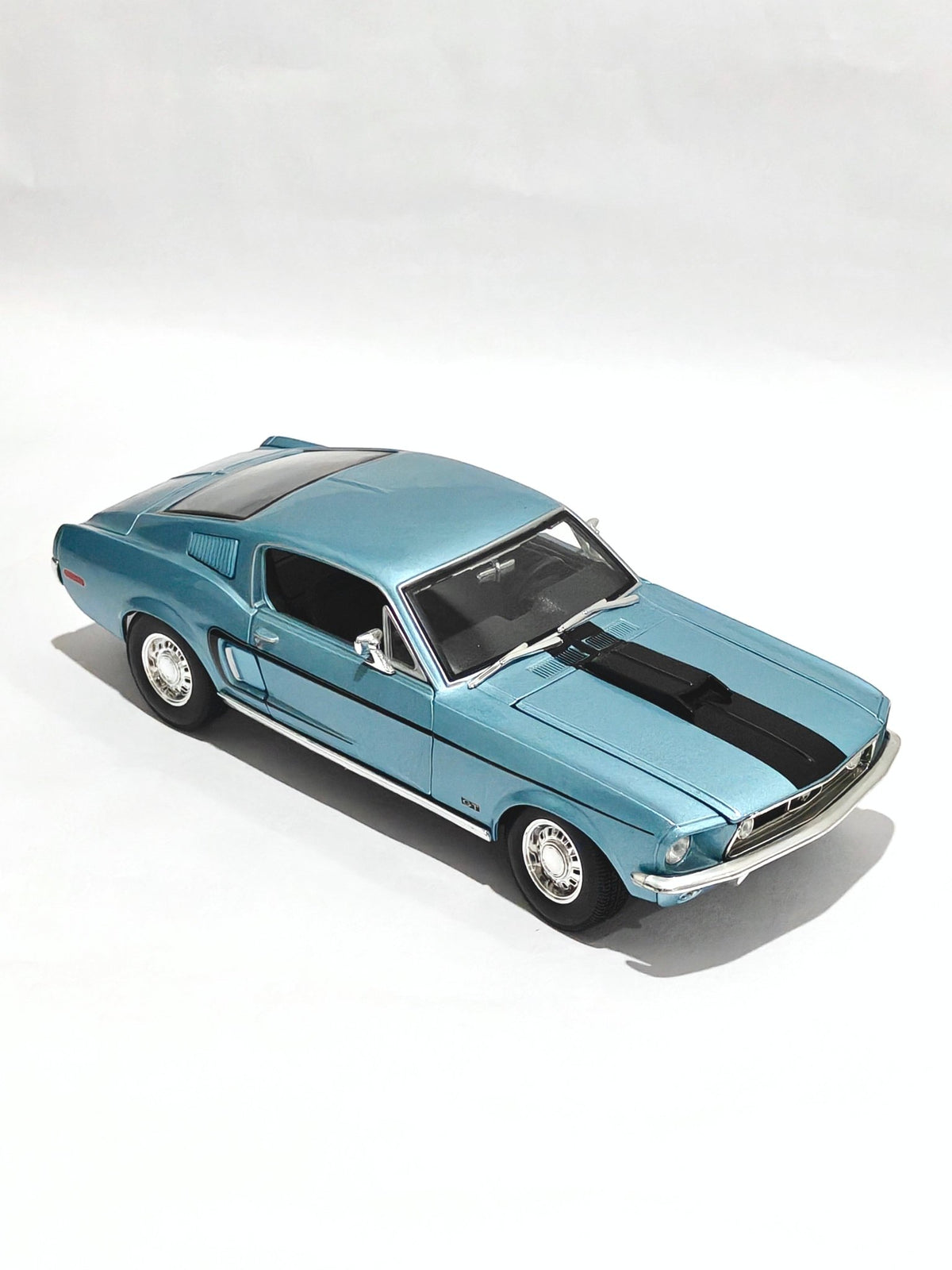 1:18 Maisto 1968 Ford Mustang GT (Pre - Owned) - Kinder Logs