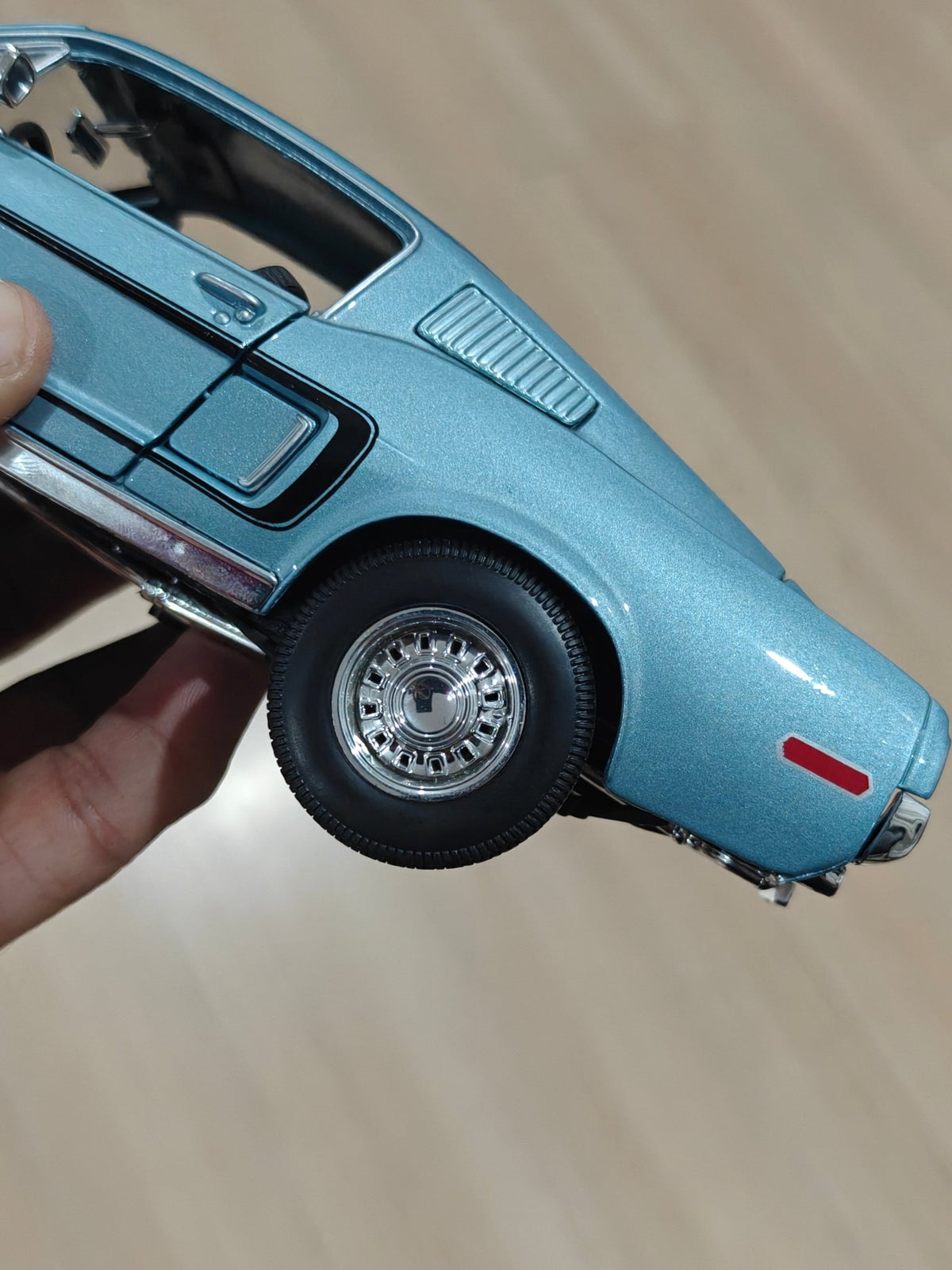 1:18 Maisto 1968 Ford Mustang GT (Pre - Owned) - Kinder Logs