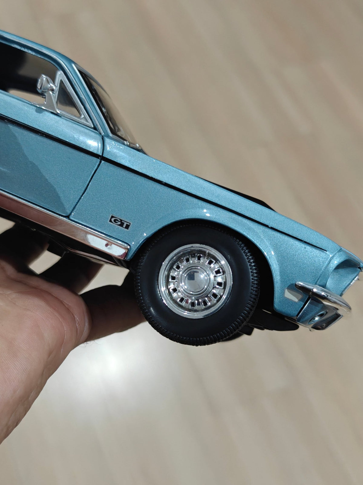 1:18 Maisto 1968 Ford Mustang GT (Pre - Owned) - Kinder Logs