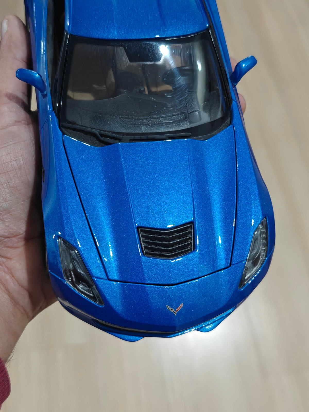 1:18 Maisto 2014 Corvette Stingray (Pre - Owned) - Kinder Logs