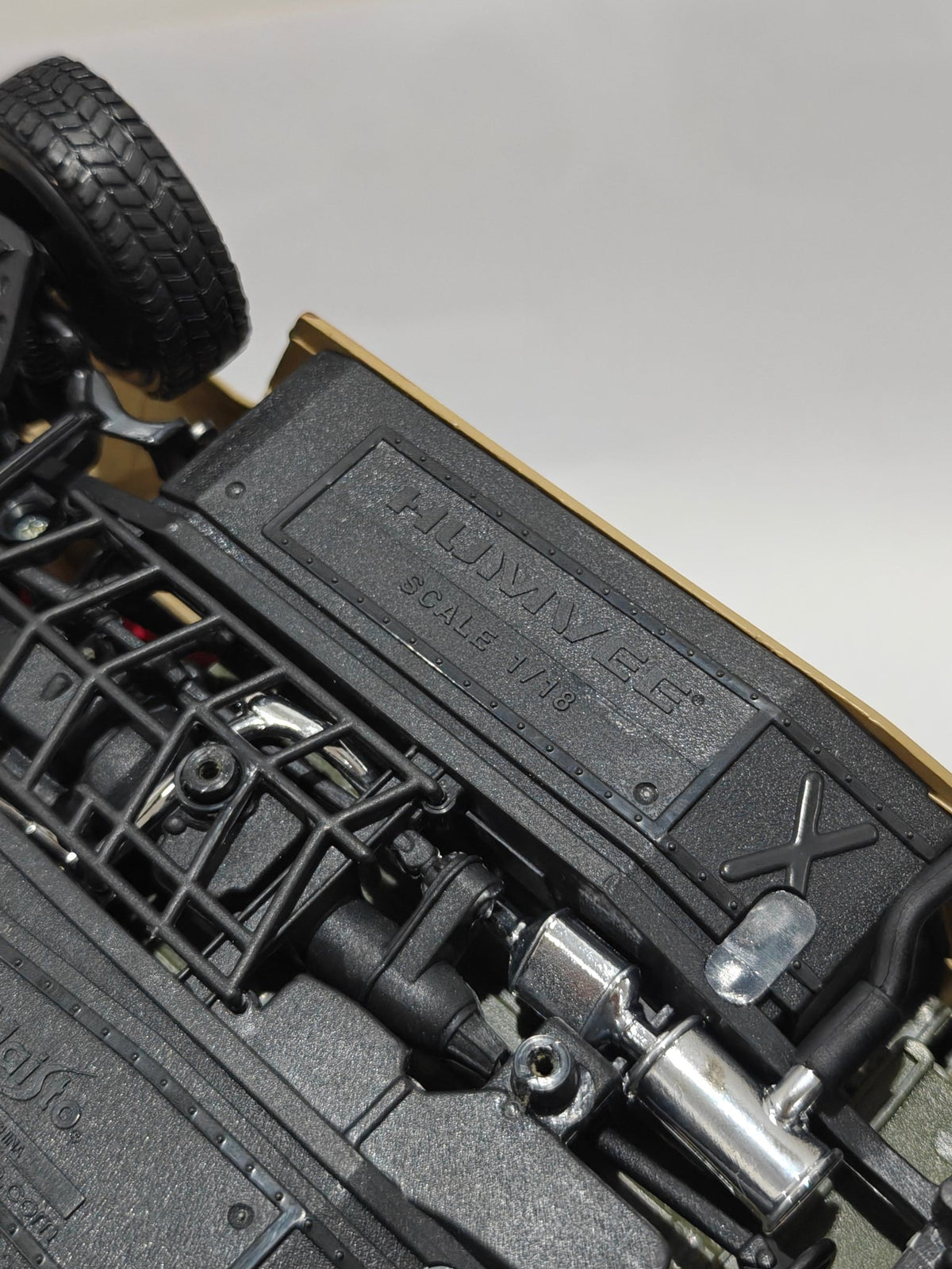 1:18 Maisto Humvee Army Edition (Pre - Owned) - Kinder Logs