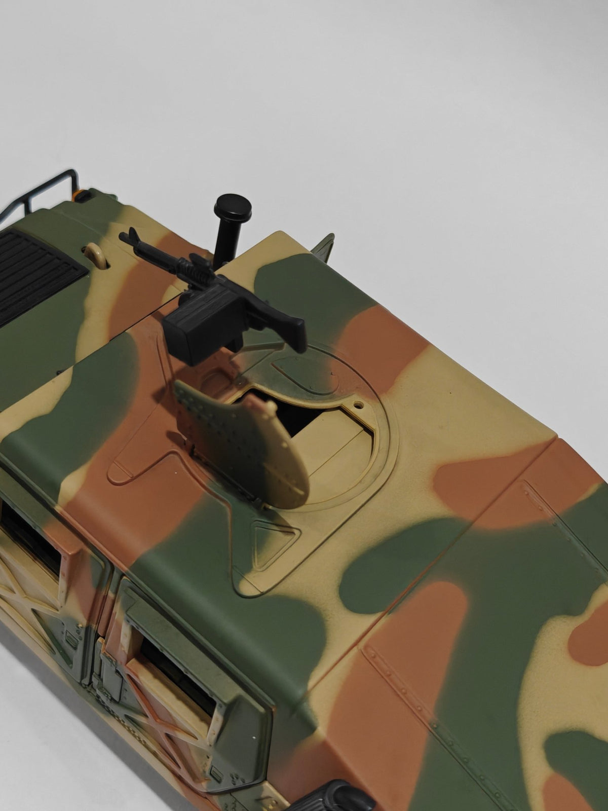 1:18 Maisto Humvee Army Edition (Pre - Owned) - Kinder Logs