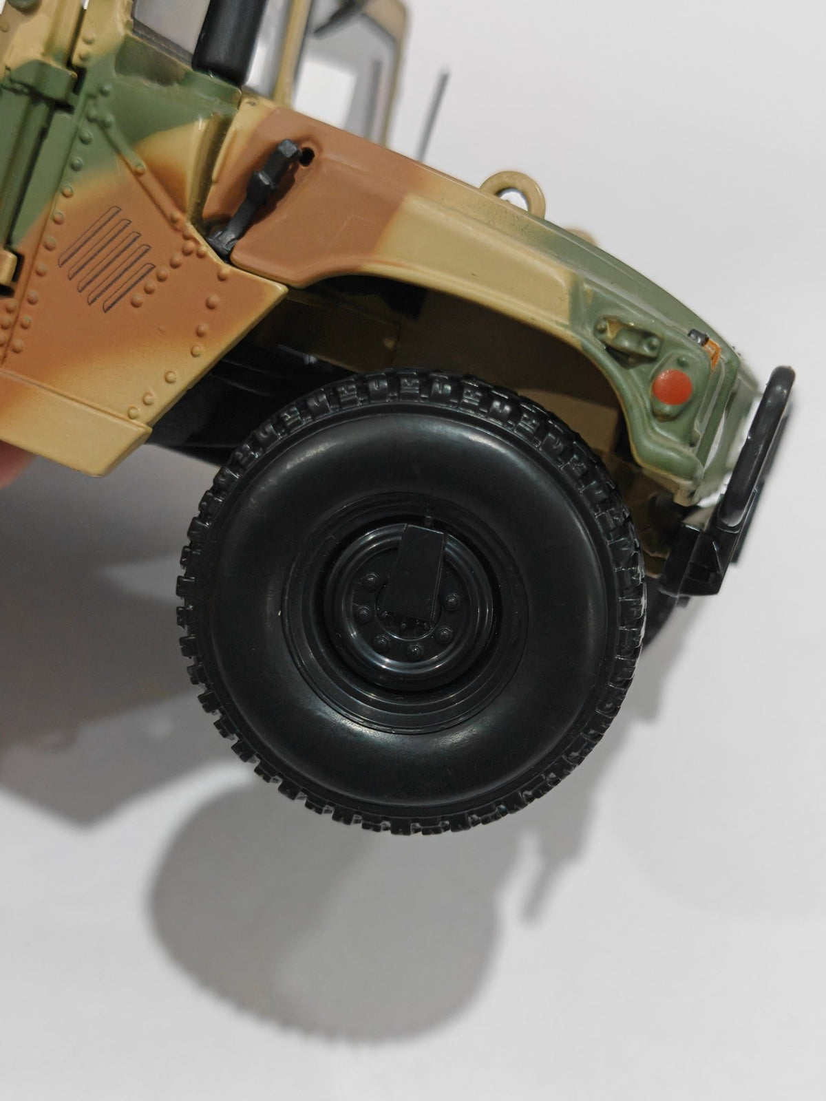 1:18 Maisto Humvee Army Edition (Pre - Owned) - Kinder Logs