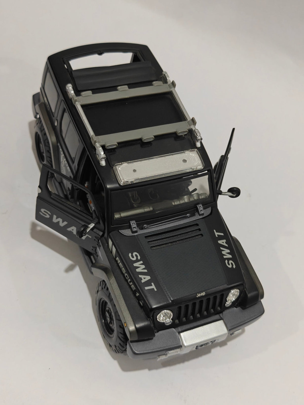 1:18 Maisto Jeep Rescue SWAT Edition (Pre - Owned) - Kinder Logs