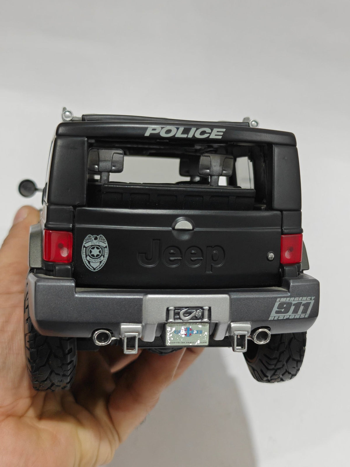 1:18 Maisto Jeep Rescue SWAT Edition (Pre - Owned) - Kinder Logs