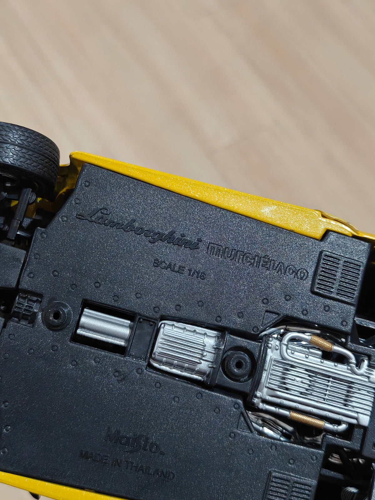 1:18 Maisto Lamborghini Murcielago - Yellow Color (Pre - Owned) - Kinder Logs