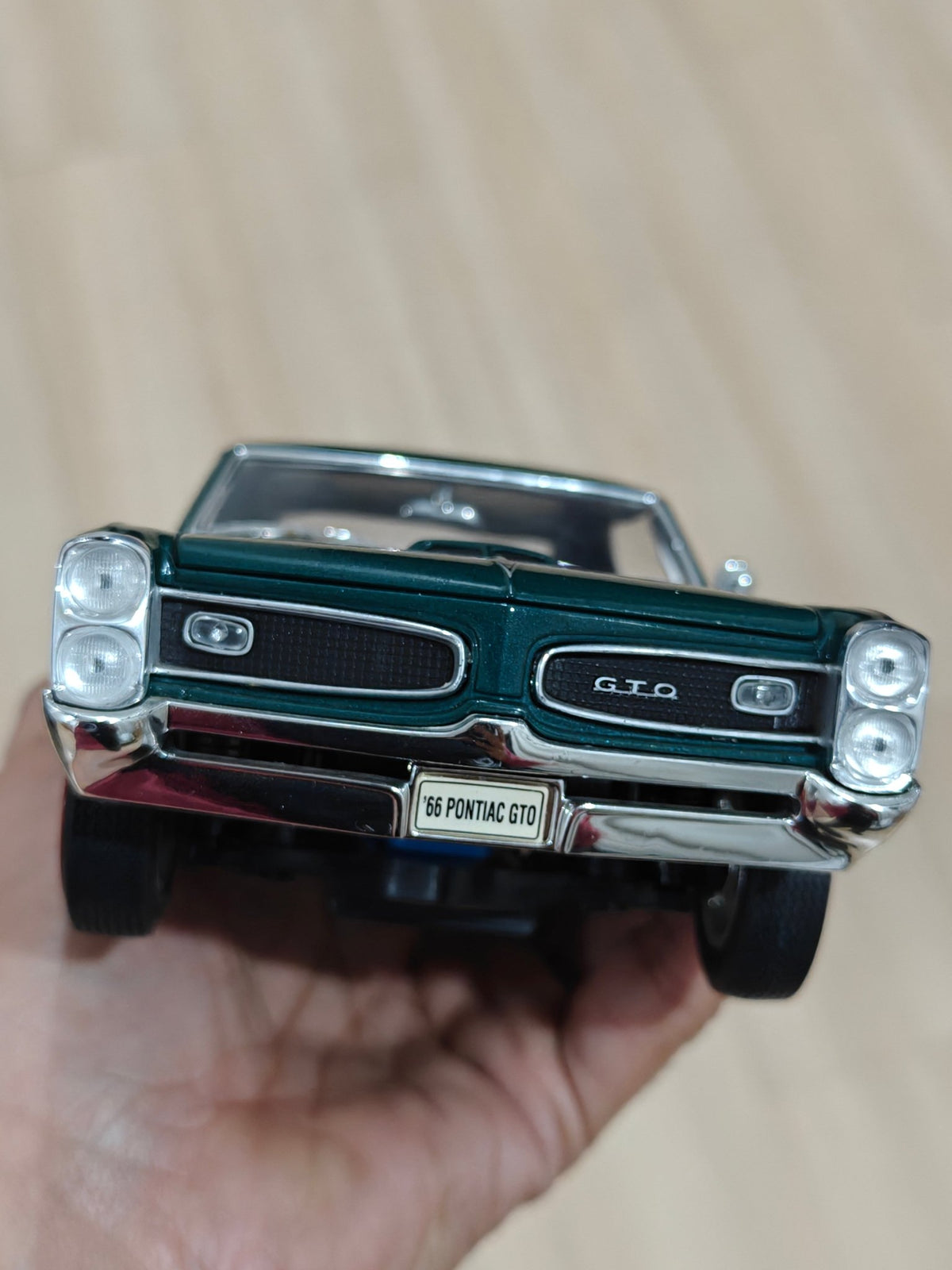 1:18 Welly 1966 Pontiac GTO (Pre - Owned) - Kinder Logs
