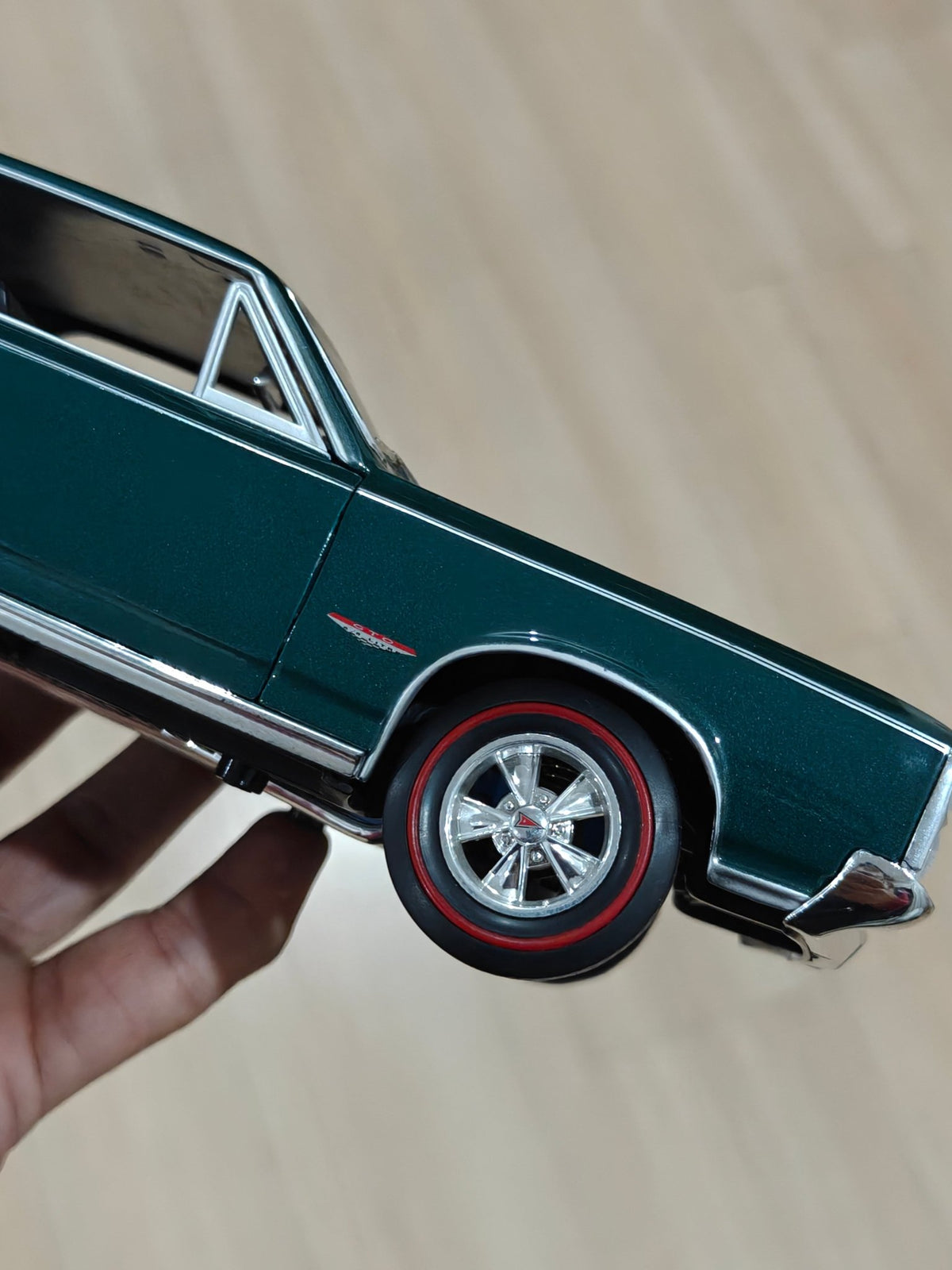 1:18 Welly 1966 Pontiac GTO (Pre - Owned) - Kinder Logs