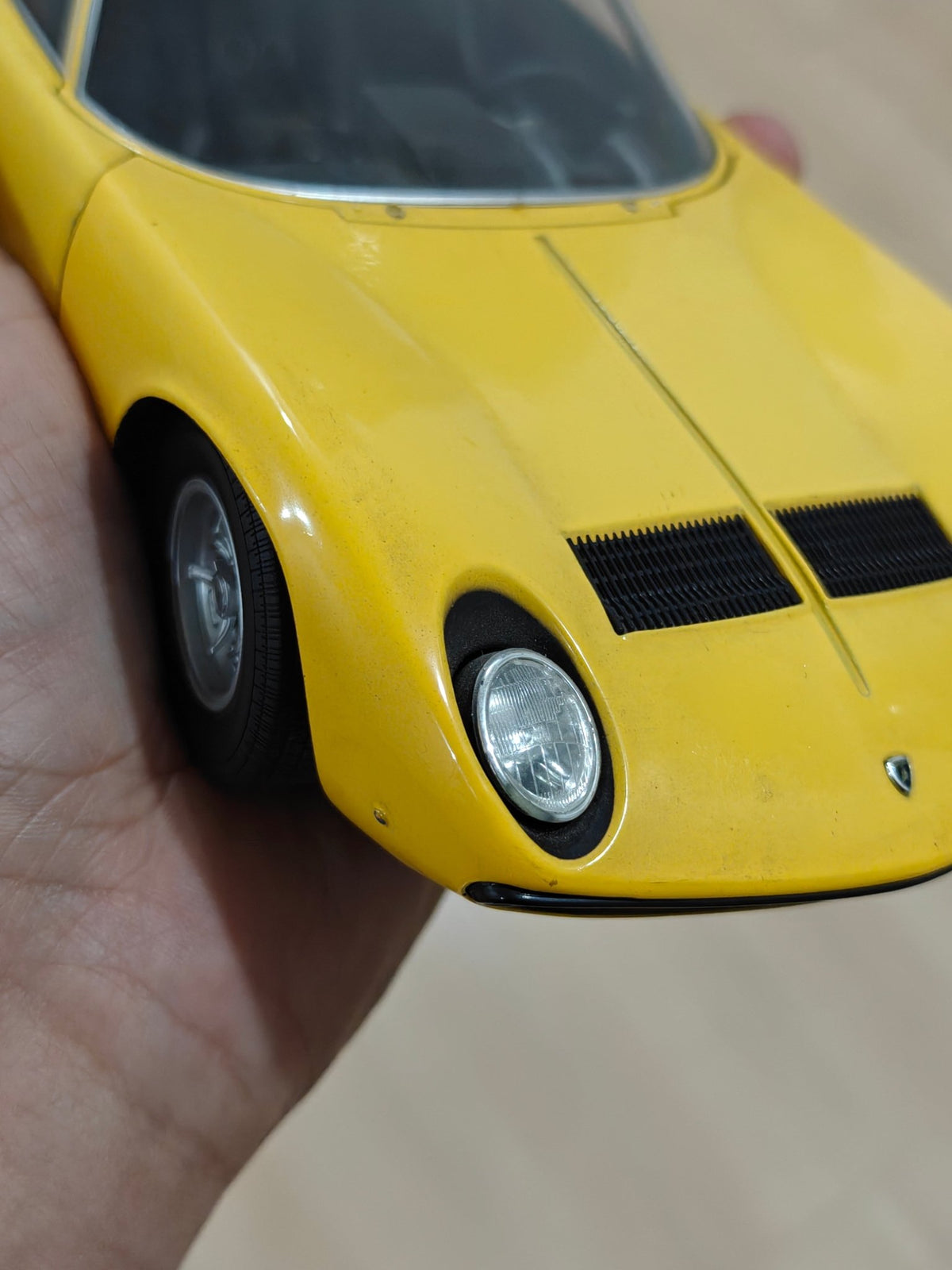 1:18 Welly Lamborghini Miura P400 SV - Yellow Color (Pre - Owned) - Kinder Logs