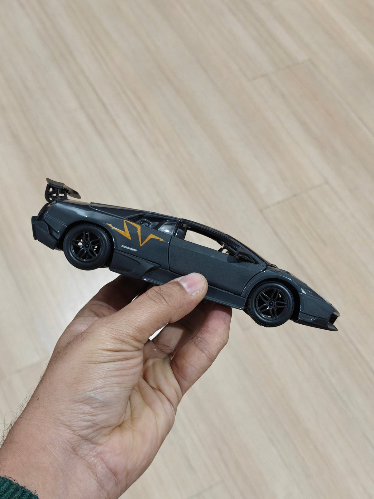 1:24 Bburago Lamborghini Murcielago LP670 - 4 SV (Pre - Owned) - Kinder Logs