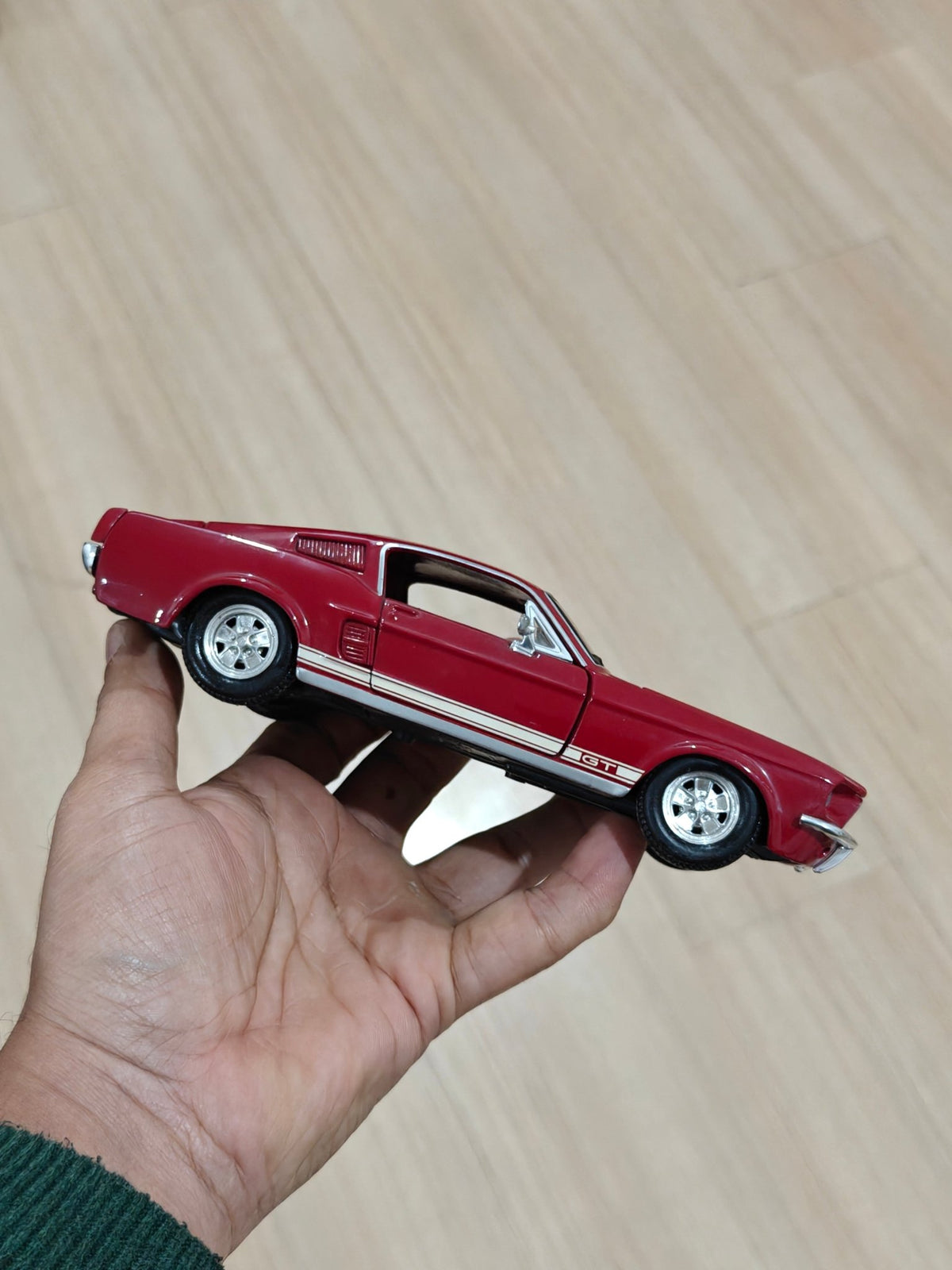 1:24 Maisto 1967 Ford Mustang GT (Pre - Owned) - Kinder Logs