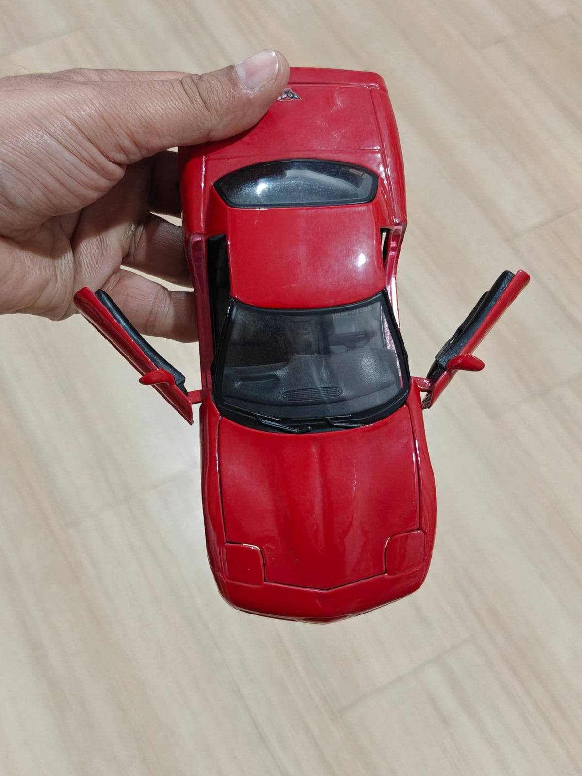 1:24 Maisto 2002 Chevrolet Corvette (Pre - Owned) - Kinder Logs