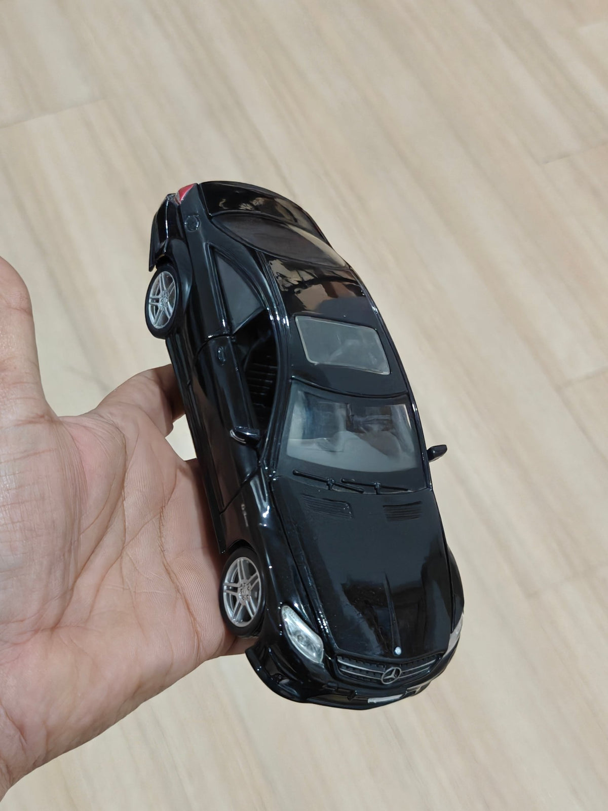 1:24 Maisto Mercedes - Benz CL63 AMG (Pre - Owned) - Kinder Logs