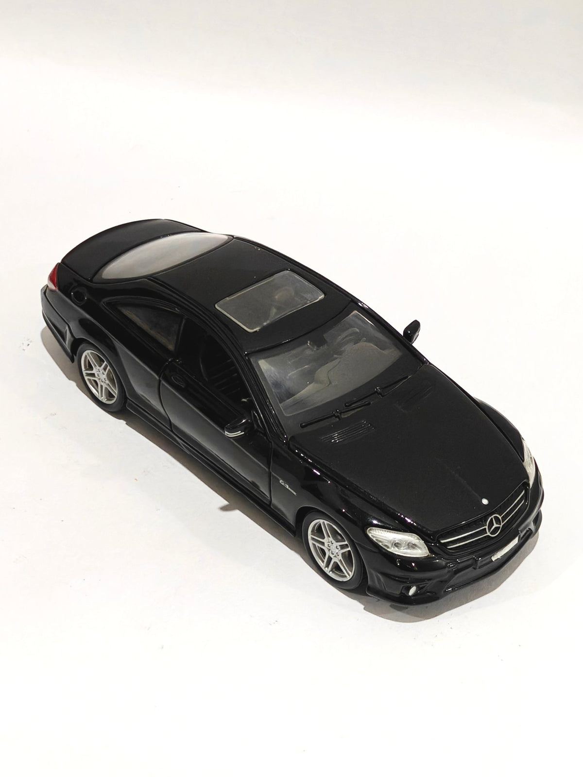 1:24 Maisto Mercedes - Benz CL63 AMG (Pre - Owned) - Kinder Logs
