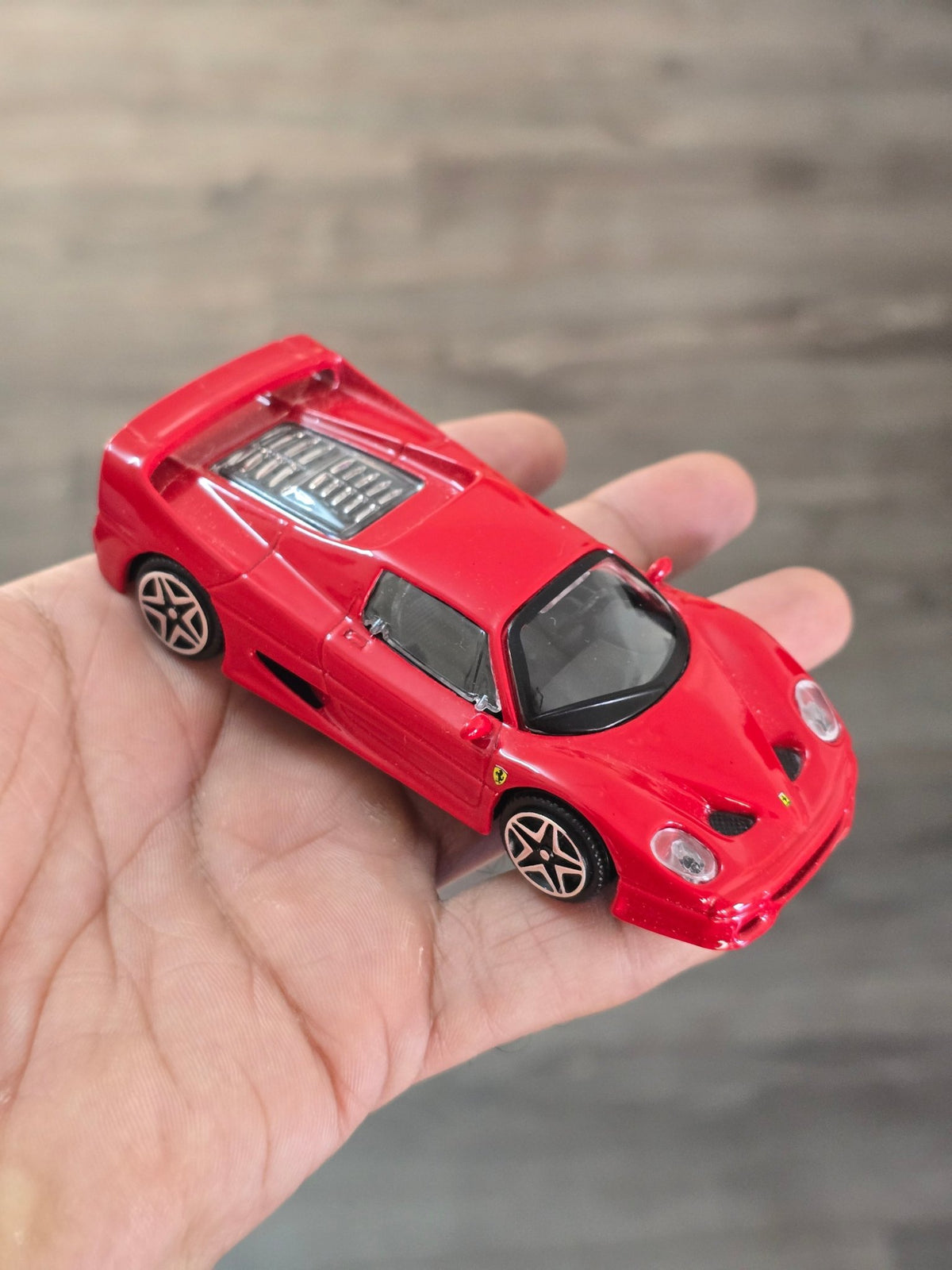 1:43 Bburago Ferrari F50 - Red (Uncarded - New) - Kinder Logs