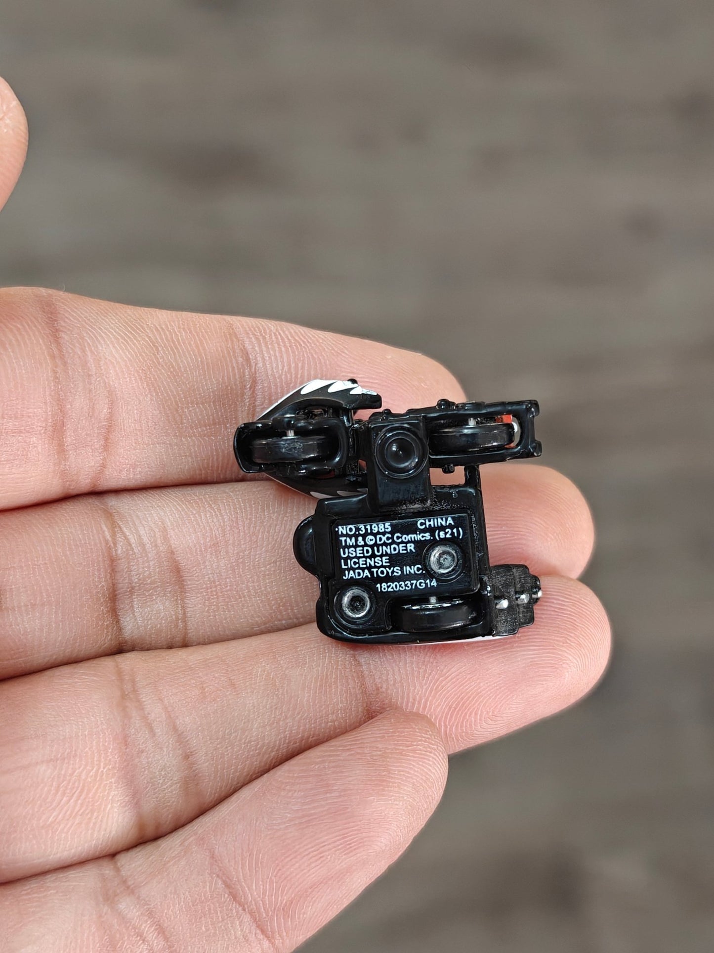 1:87 Jada Batcycle - Black (Uncarded - New) - Kinder Logs