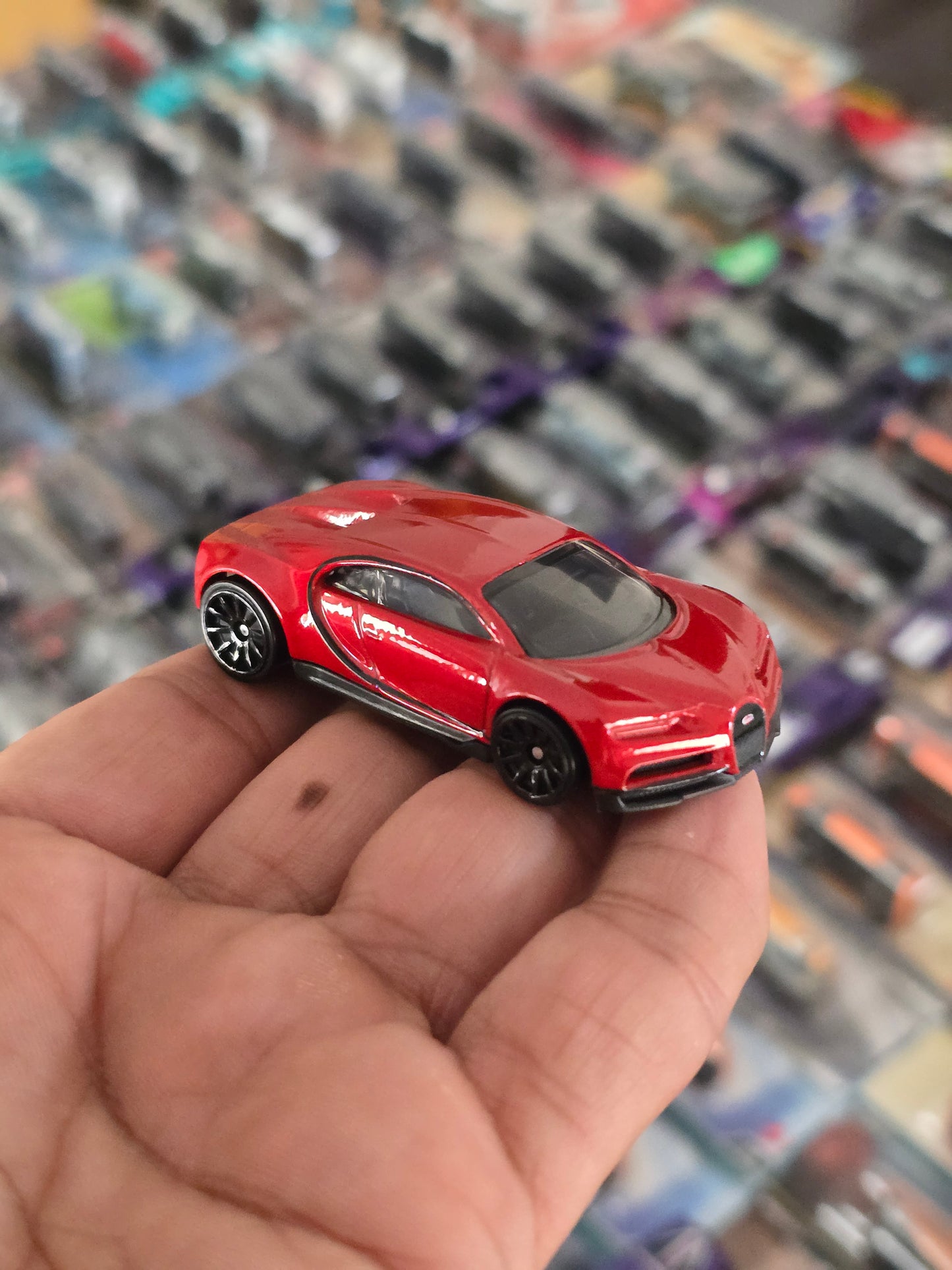 Hot Wheels 2016 Bugatti Chiron - Red (Uncarded)