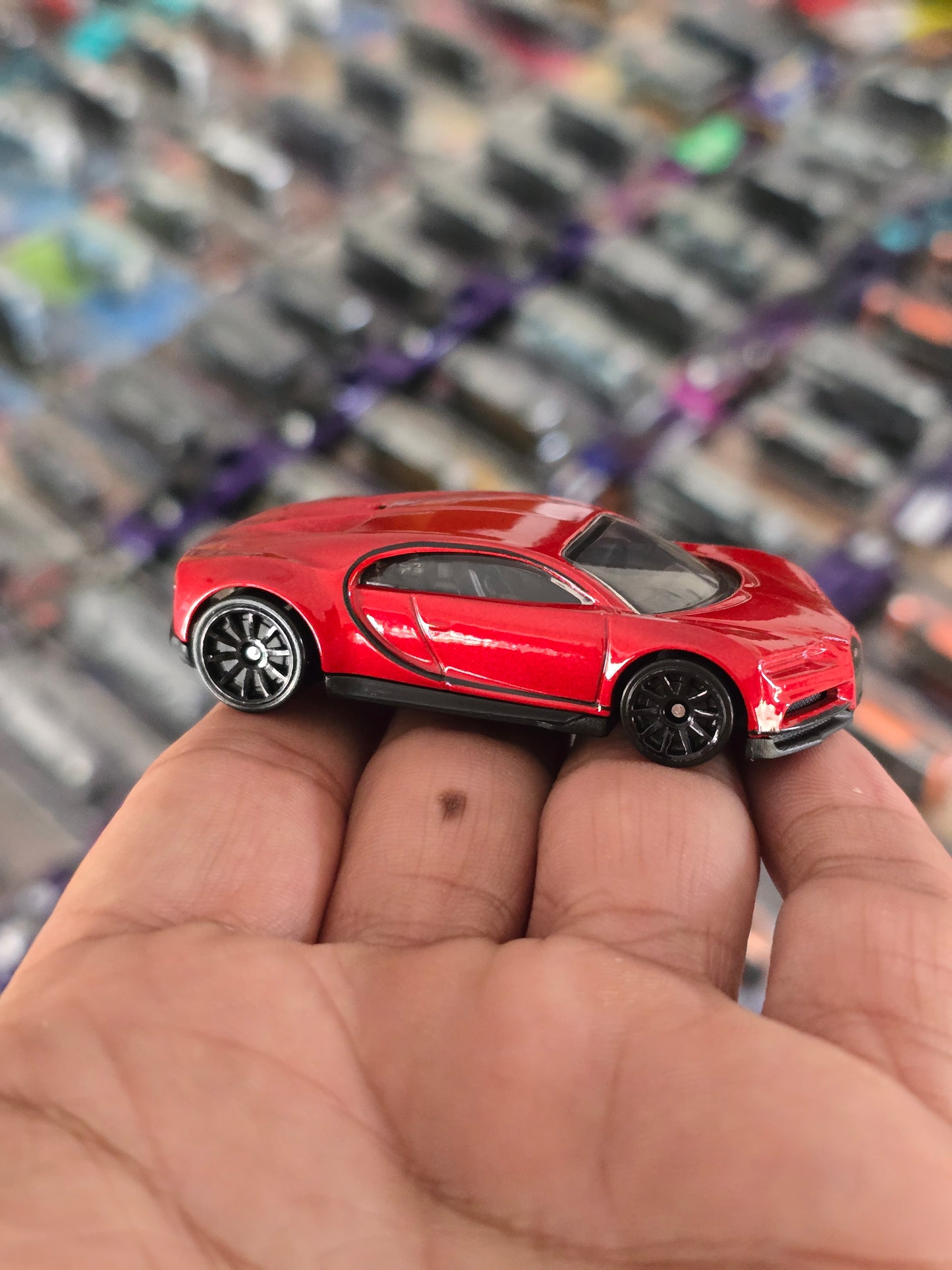 Hot Wheels 2016 Bugatti Chiron - Red (Uncarded)