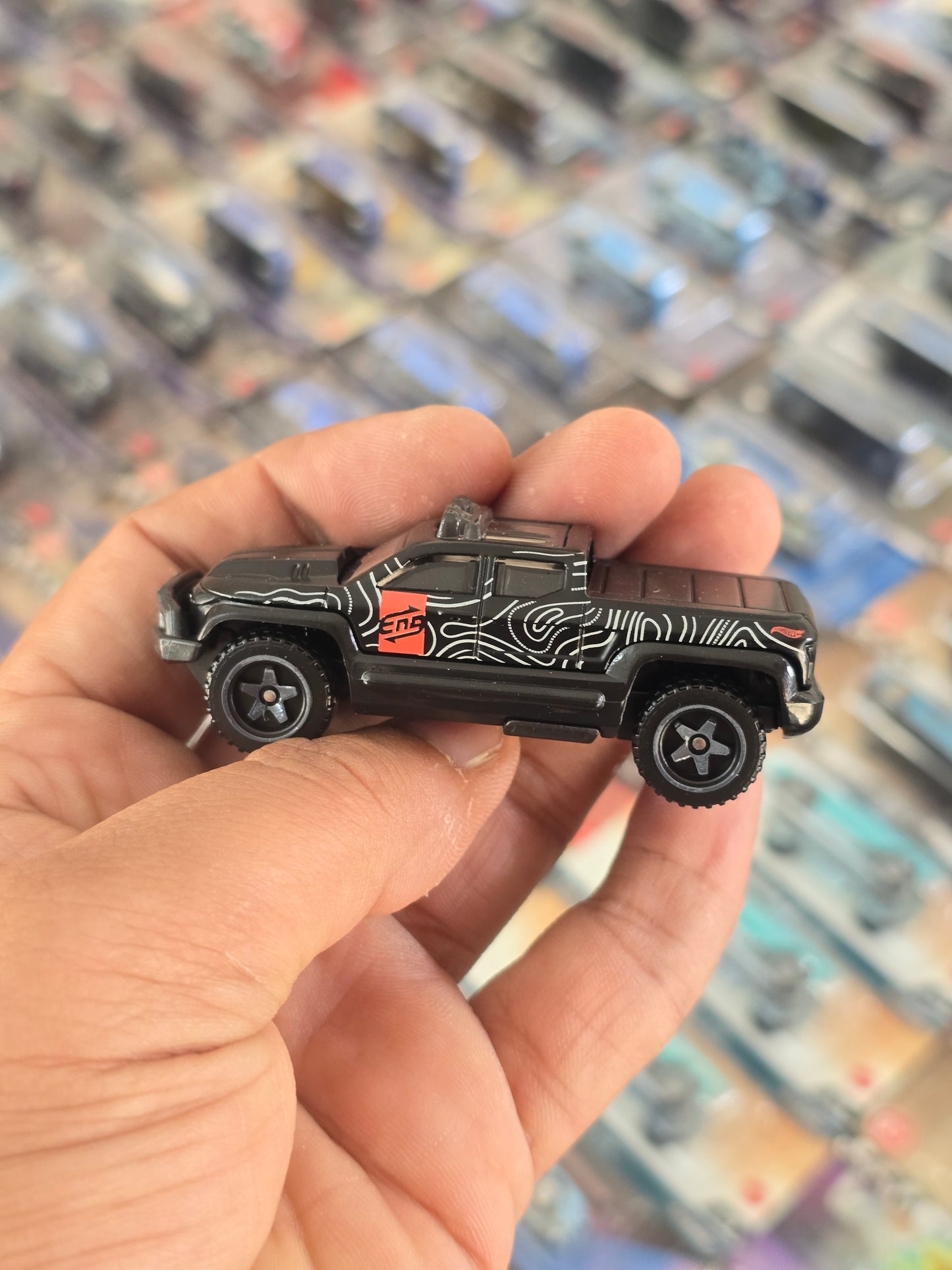 Hot Wheels Off-Duty Adventure SUV (Uncarded)
