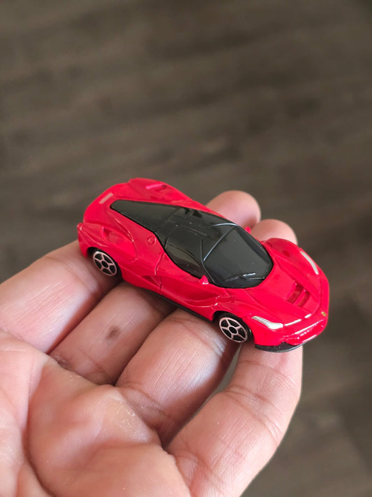 Bburago LaFerrari - Red (Uncarded - New) - Kinder Logs