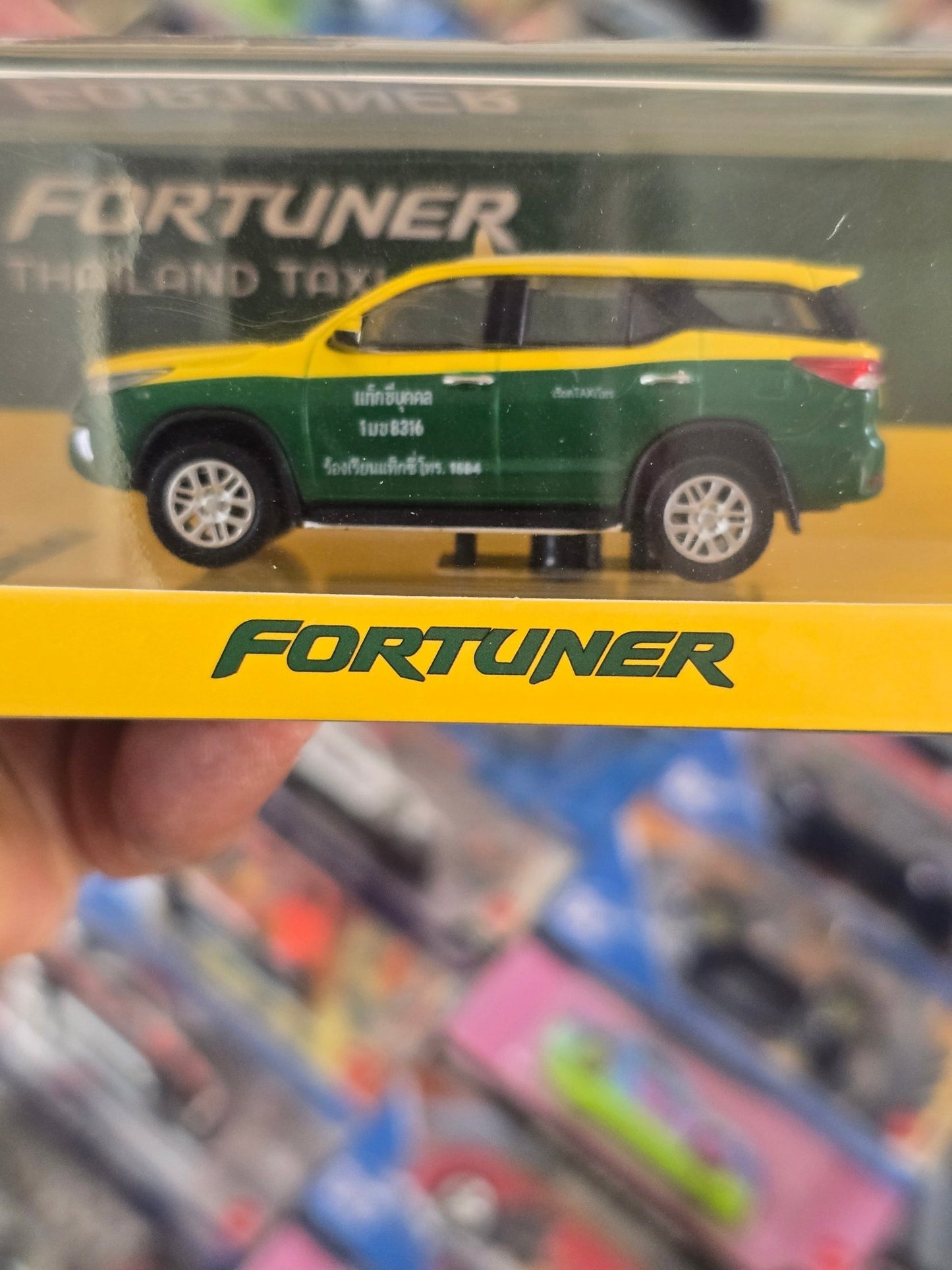BMC Toyota Fortuner Thailand Taxi - Sealed Box - Kinder Logs