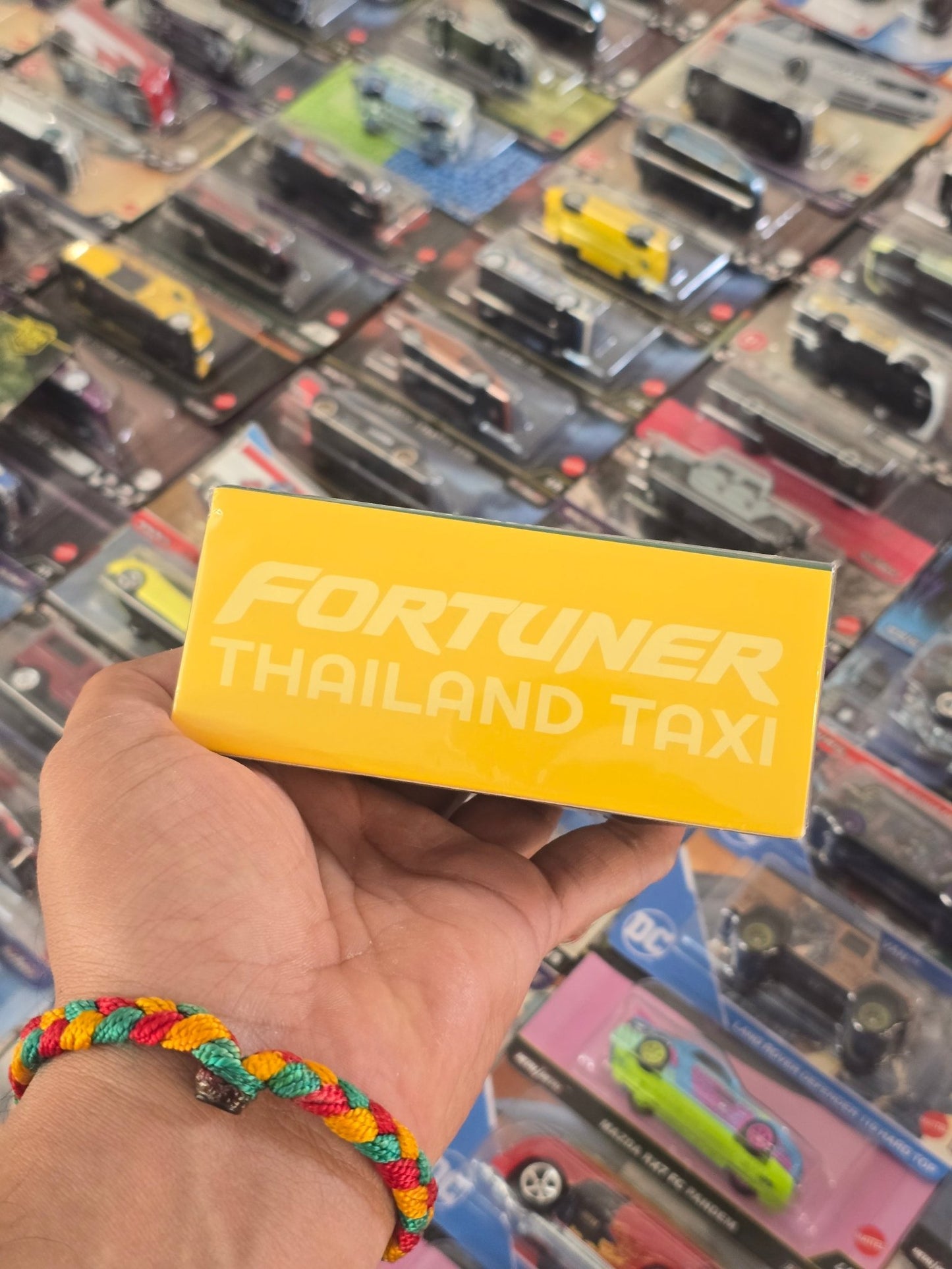 BMC Toyota Fortuner Thailand Taxi - Sealed Box - Kinder Logs