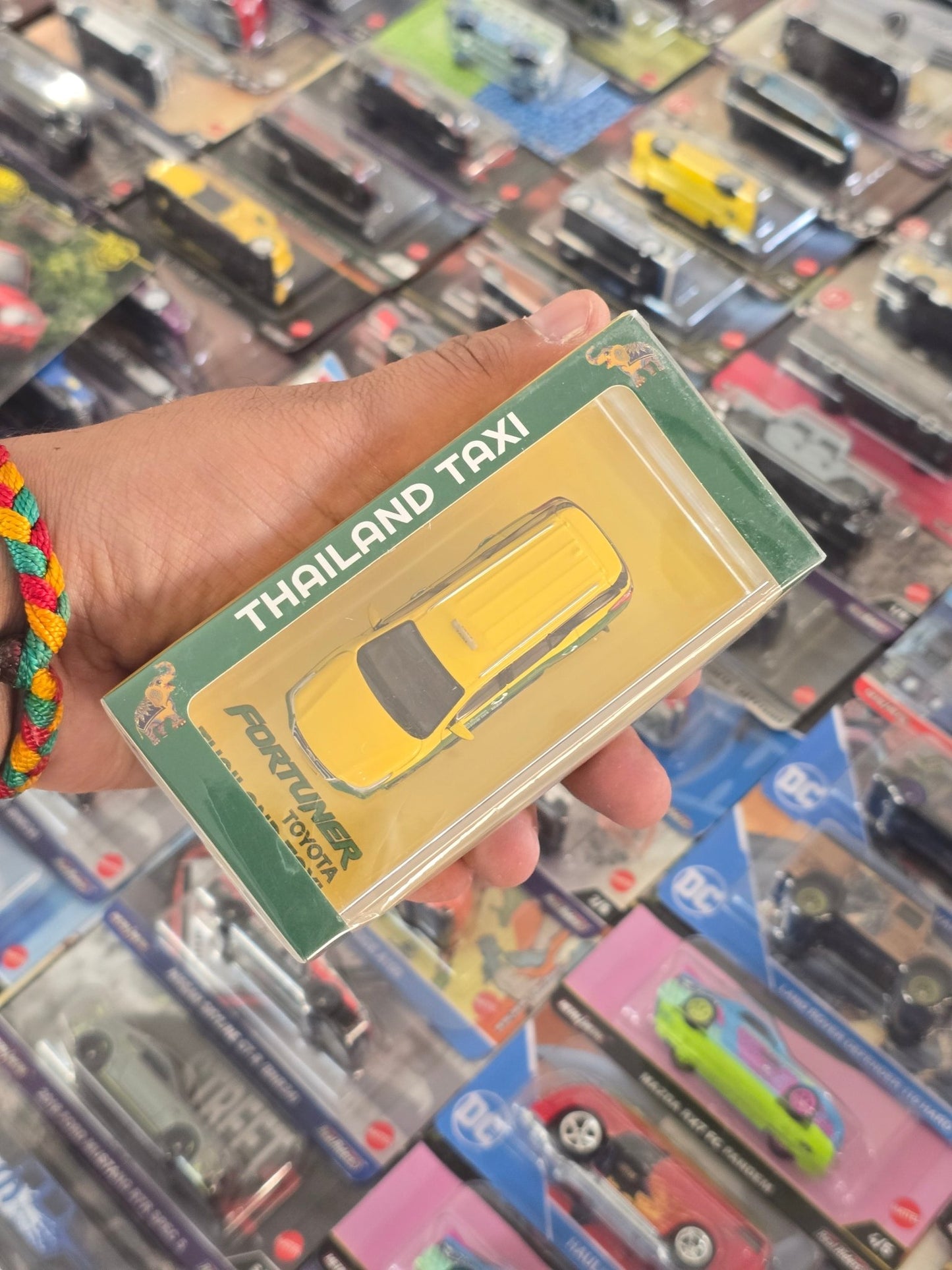 BMC Toyota Fortuner Thailand Taxi - Sealed Box - Kinder Logs