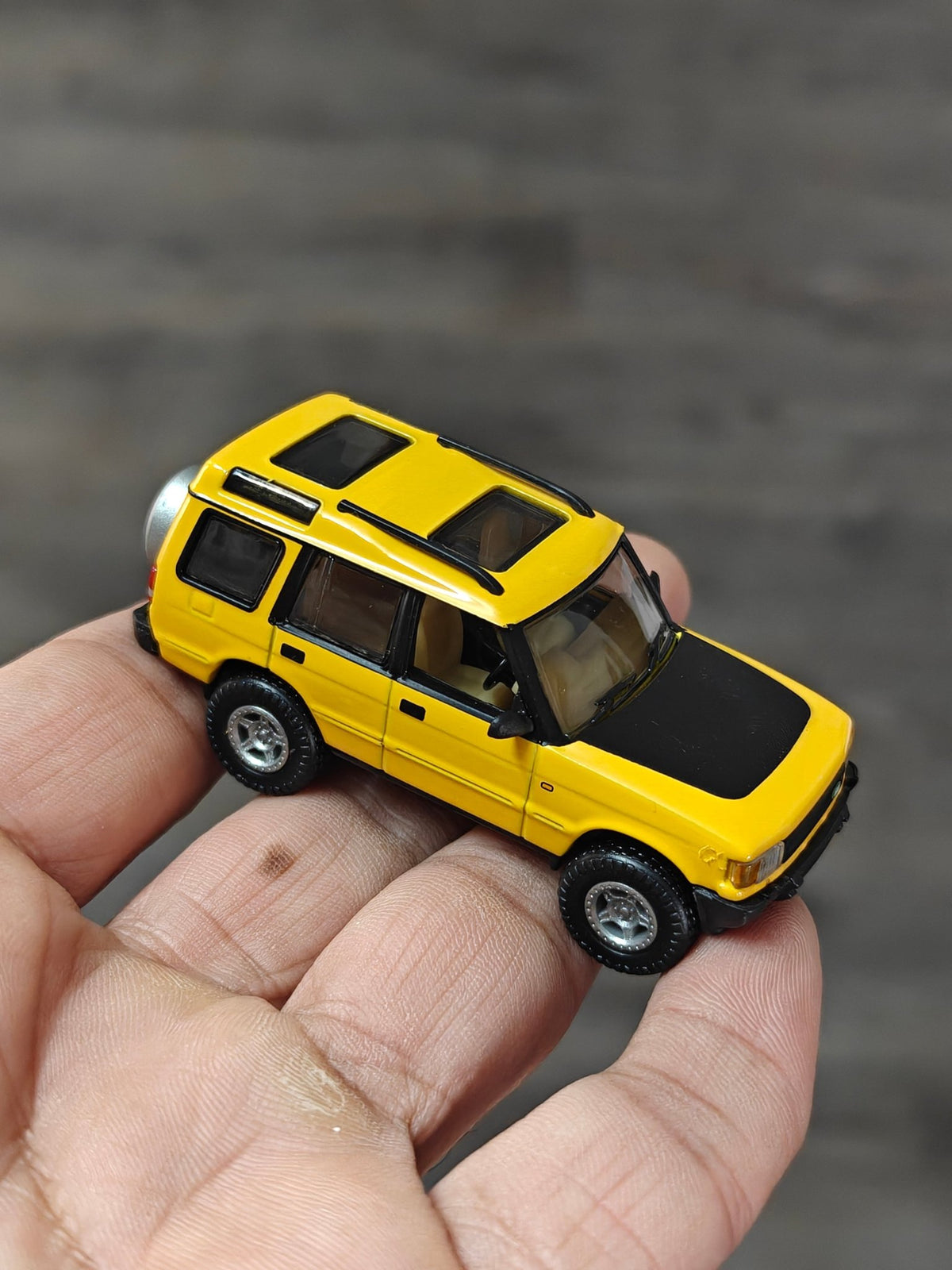 Elite64 Hot Wheels Mod Shop - 1994 Land Rover Discovery (Imported) - Kinder Logs