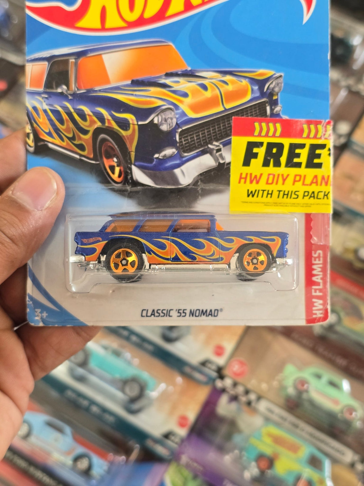 Hot Wheels 1955 Chevrolet Nomad (2018 Card) - Kinder Logs