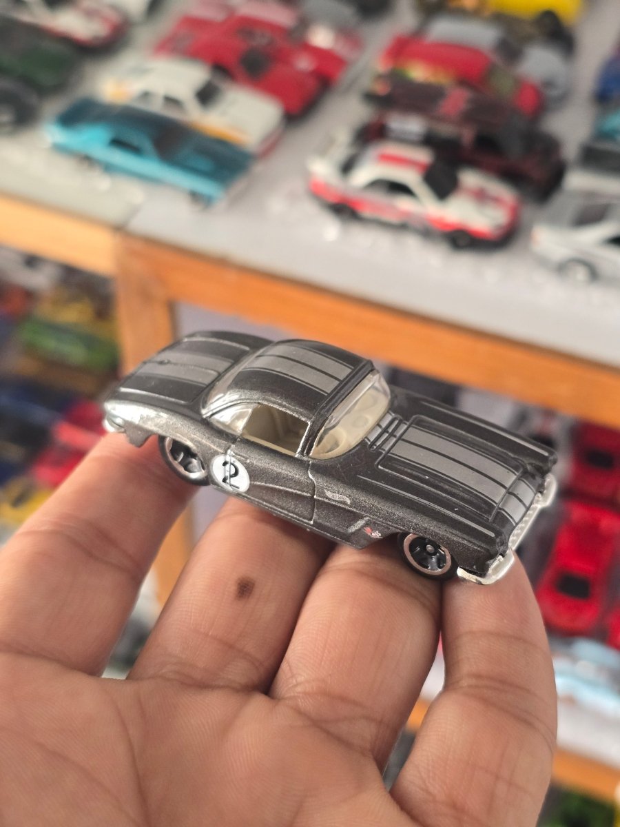 Hot Wheels 1962 Chevrolet Corvette - Grey (Uncarded) - Kinder Logs
