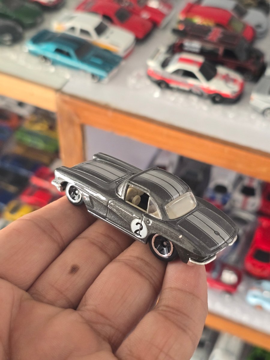 Hot Wheels 1962 Chevrolet Corvette - Grey (Uncarded) - Kinder Logs