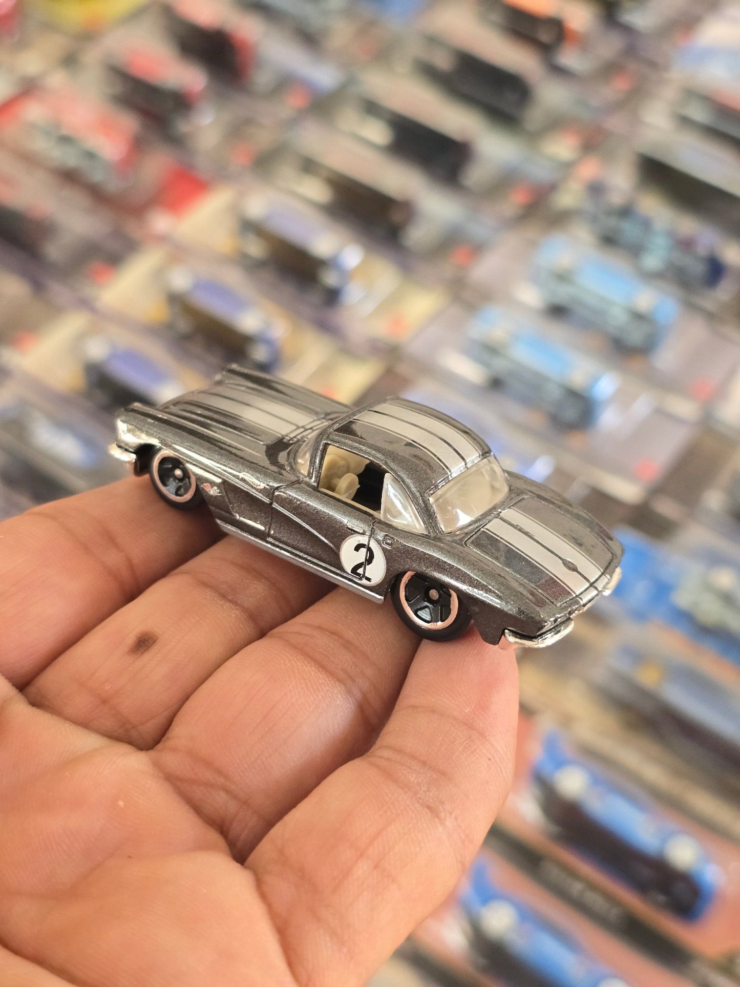 Hot Wheels 1962 Chevrolet Corvette - Grey (Uncarded) - Kinder Logs