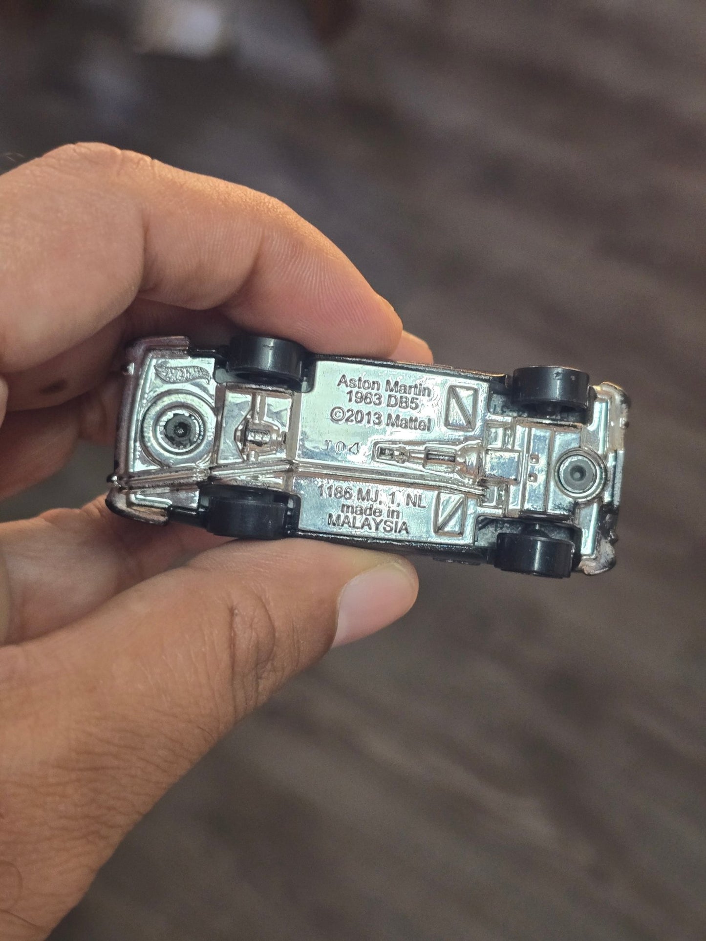 Hot Wheels 1963 Aston Martin DB5 - Black (Pre - Owned) - Kinder Logs