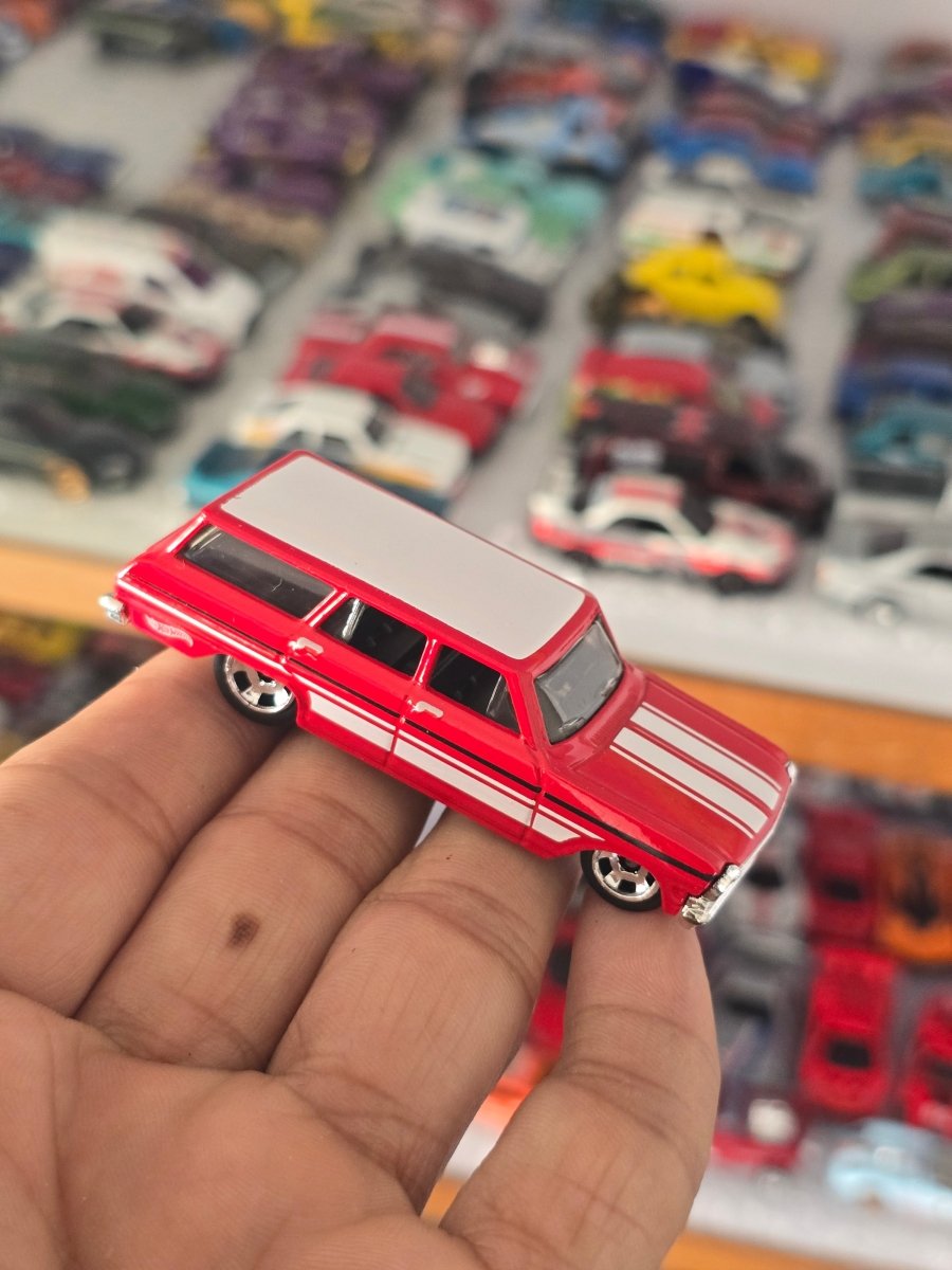 Hot Wheels 1964 Chevrolet Nova Wagon (Uncarded) - Kinder Logs