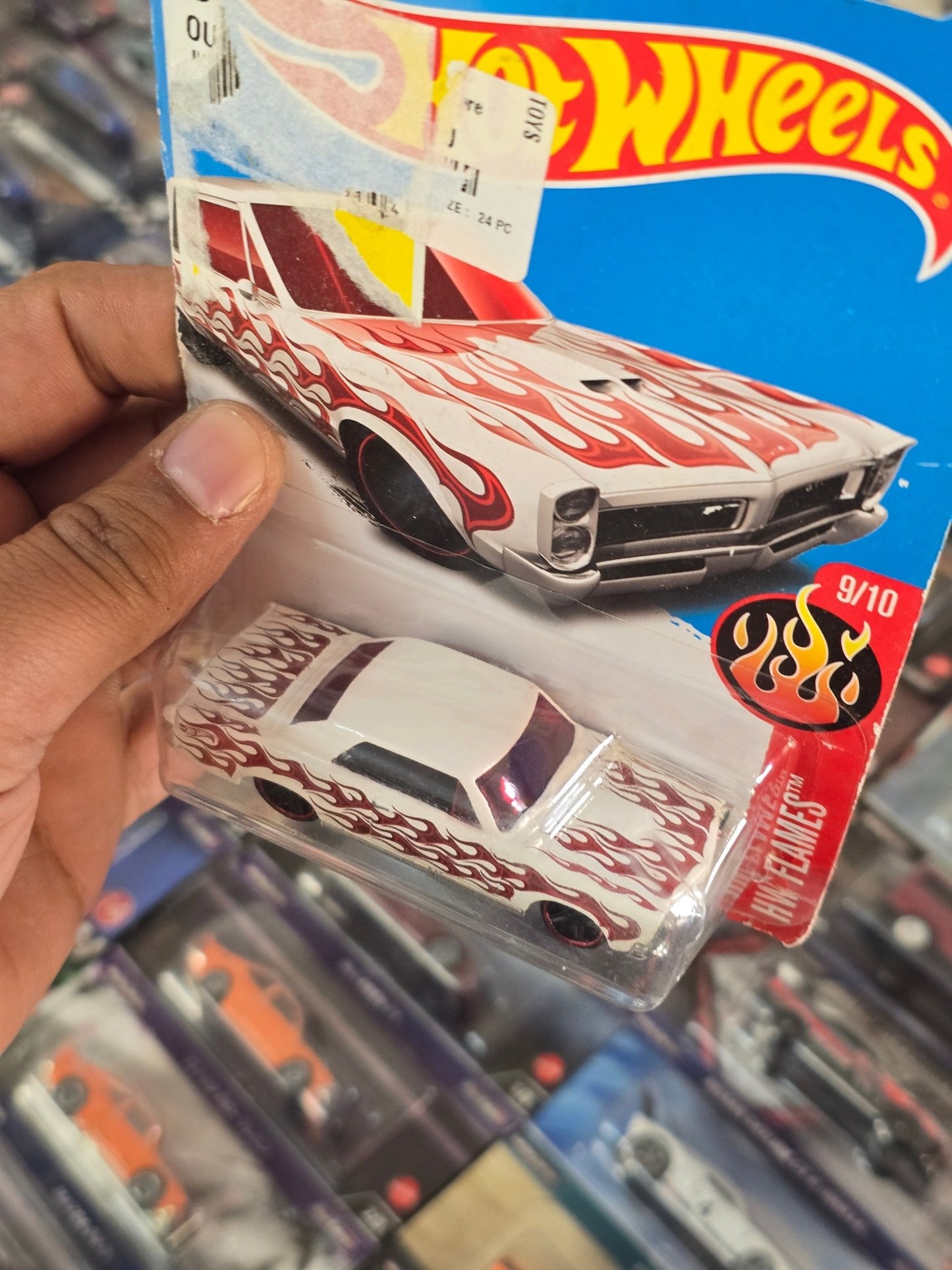 Hot Wheels 1965 Pontiac GTO Flames (2016 Card) - Kinder Logs