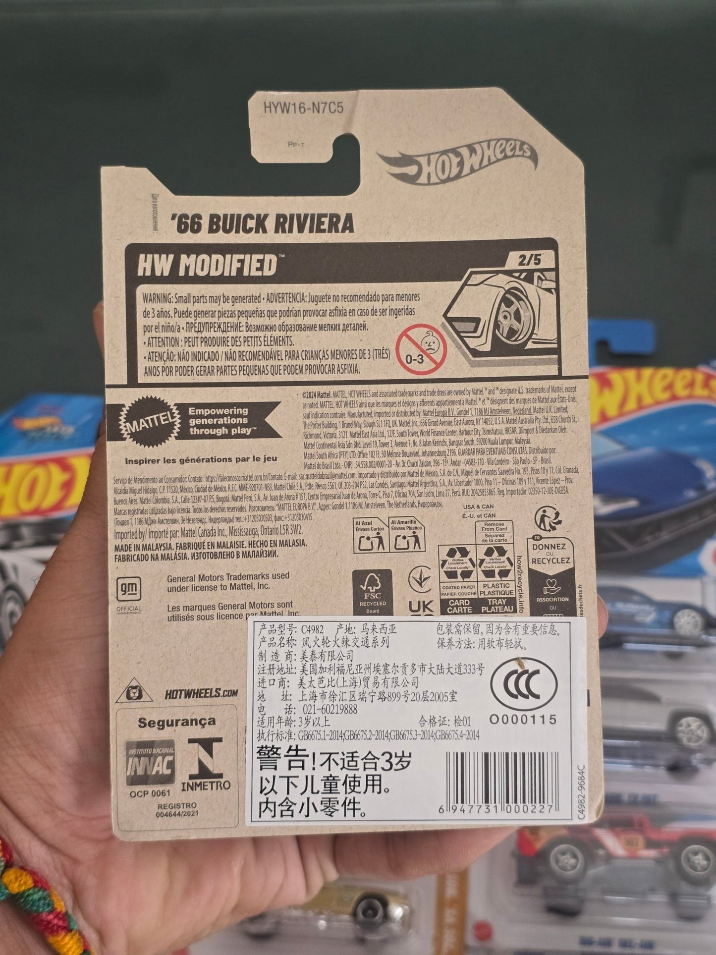 Hot Wheels 1966 Buick Riviera (Imported) - Kinder Logs
