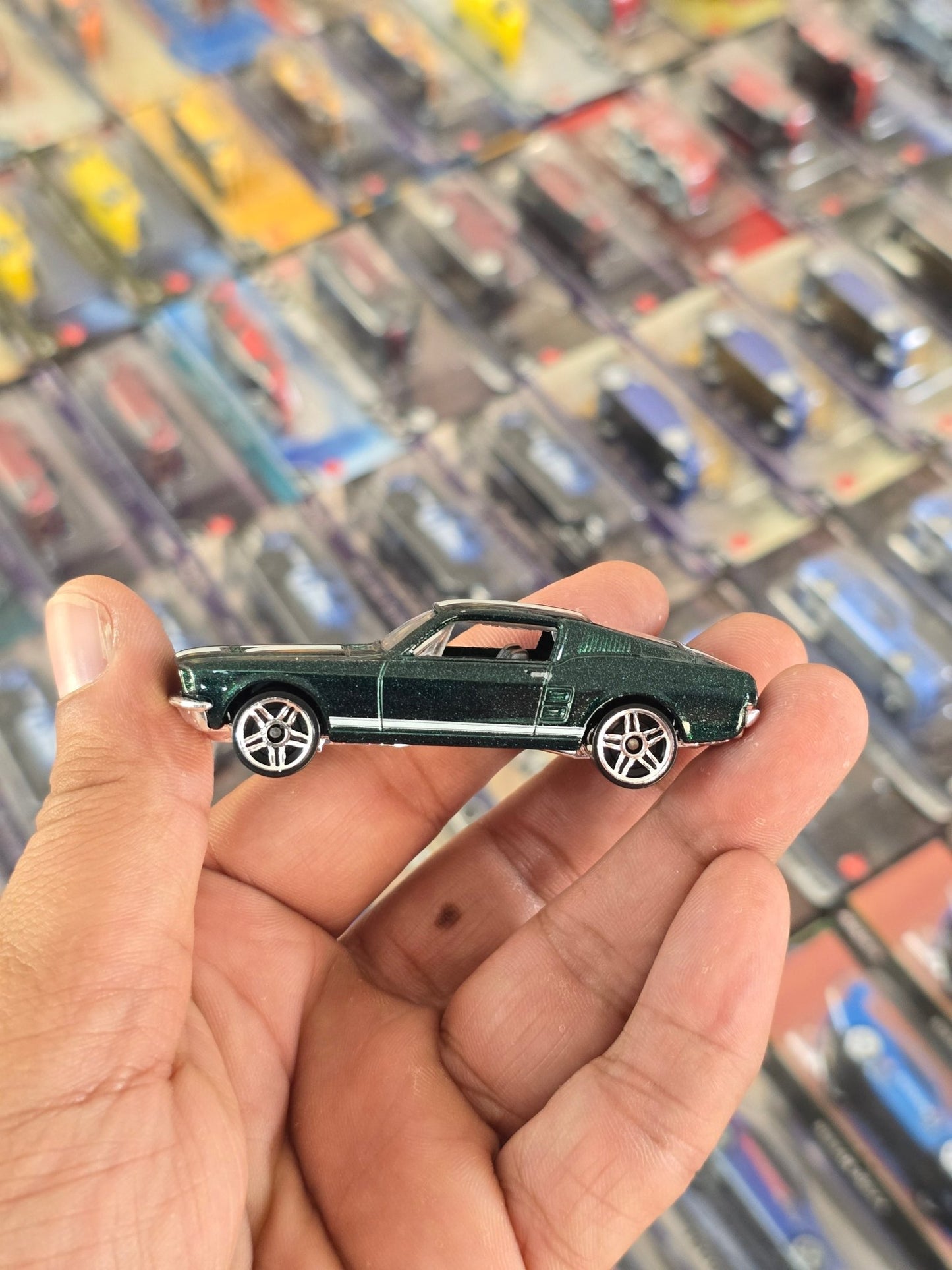 Hot Wheels 1967 Custom Ford Mustang (Uncarded) - Kinder Logs