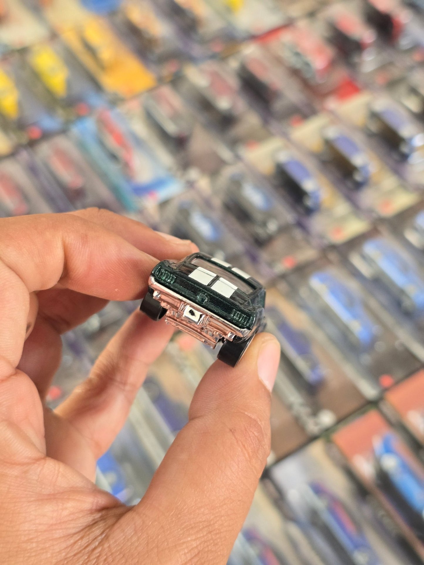 Hot Wheels 1967 Custom Ford Mustang (Uncarded) - Kinder Logs