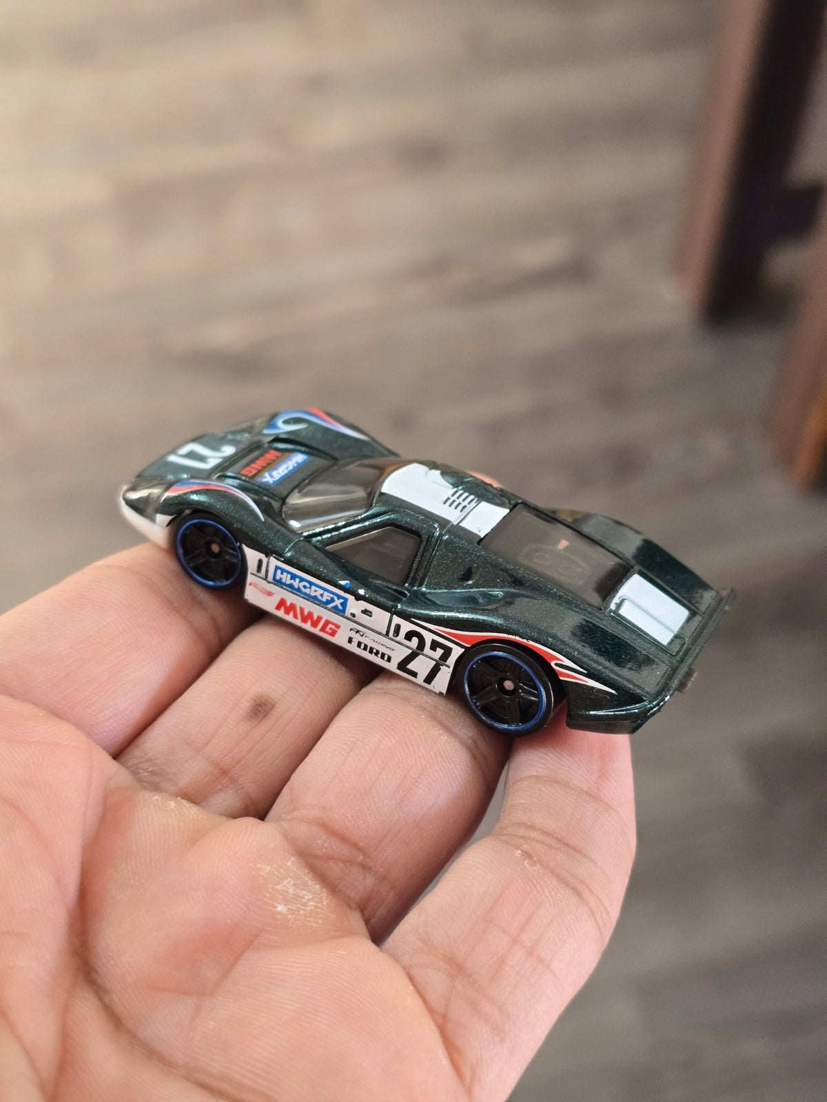 Hot Wheels 1967 Ford GT40 MKIV - Dark Green (Uncarded - New) - Kinder Logs