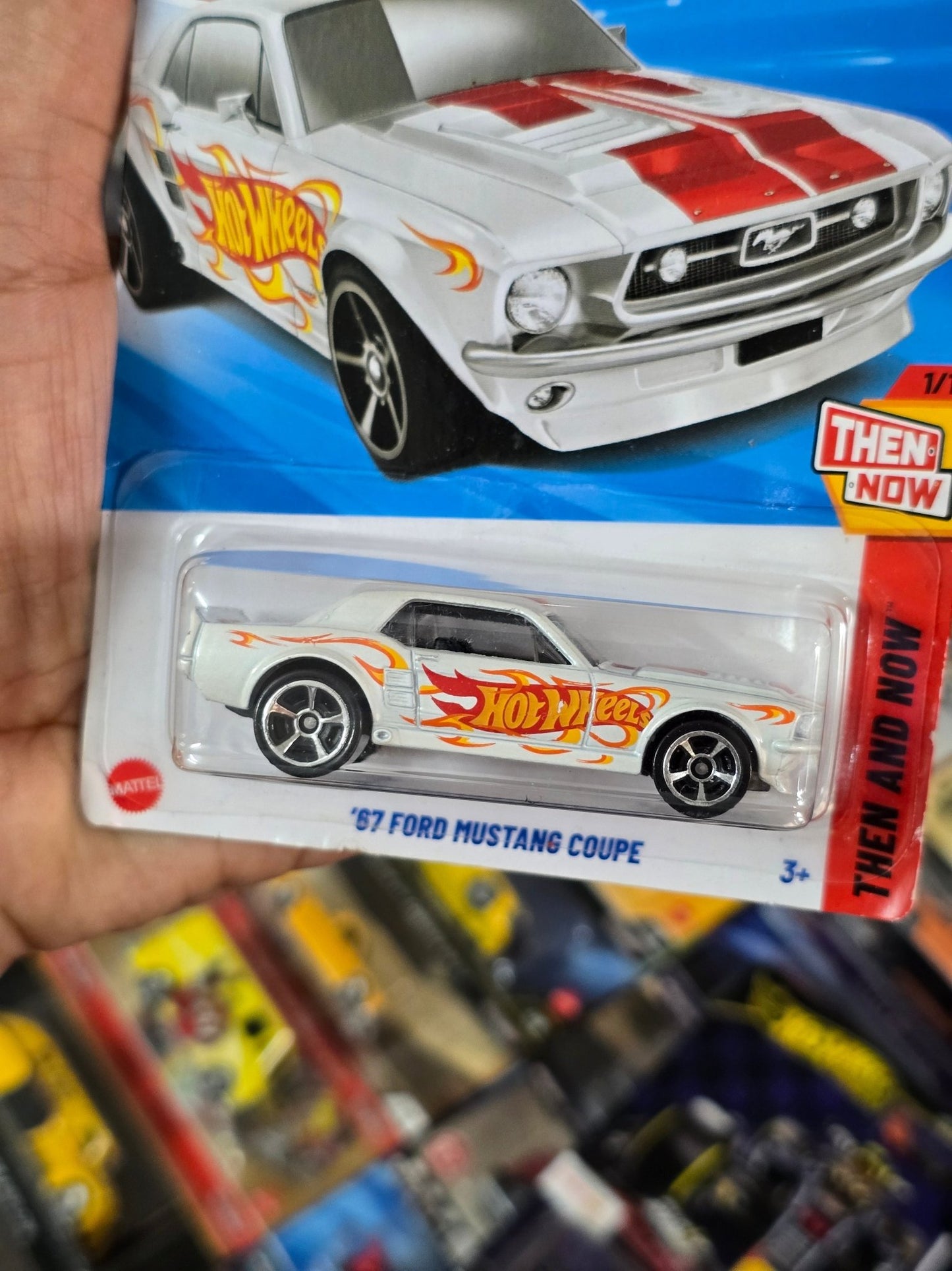Hot Wheels 1967 Ford Mustang Coupe - White (Imported) - Kinder Logs