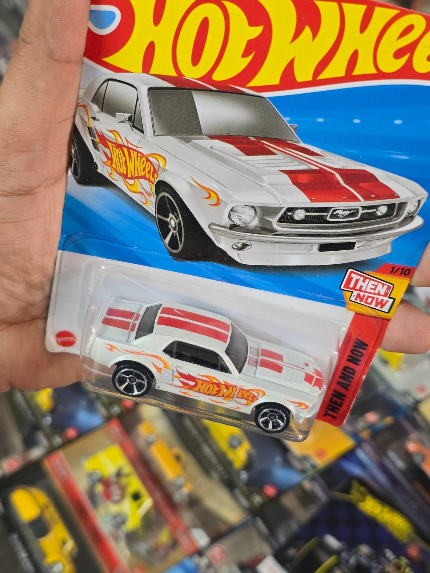 Hot Wheels 1967 Ford Mustang Coupe - White (Imported) - Kinder Logs