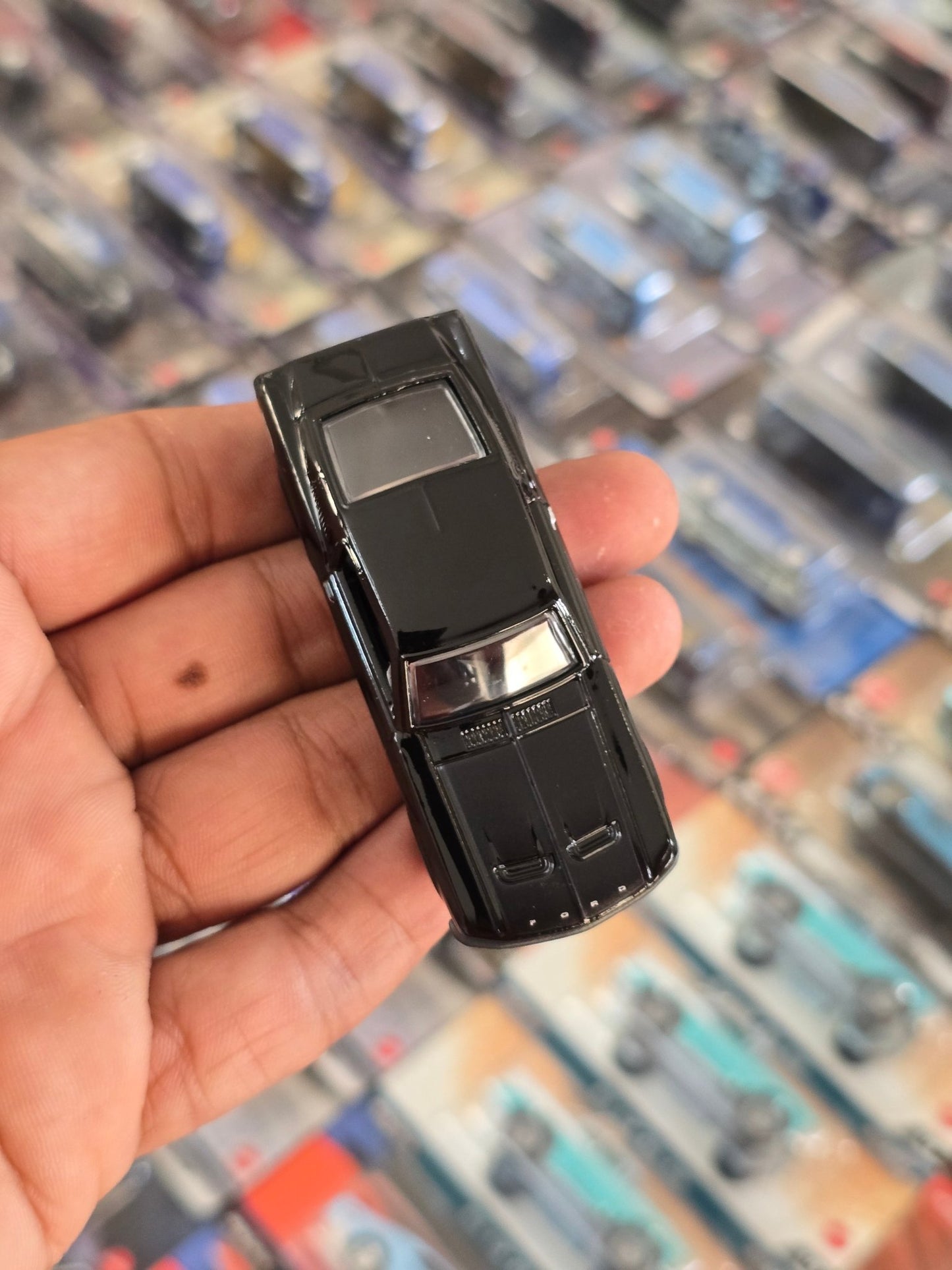 Hot Wheels 1967 Ford Mustang R7520 - Black (Uncarded) - Kinder Logs
