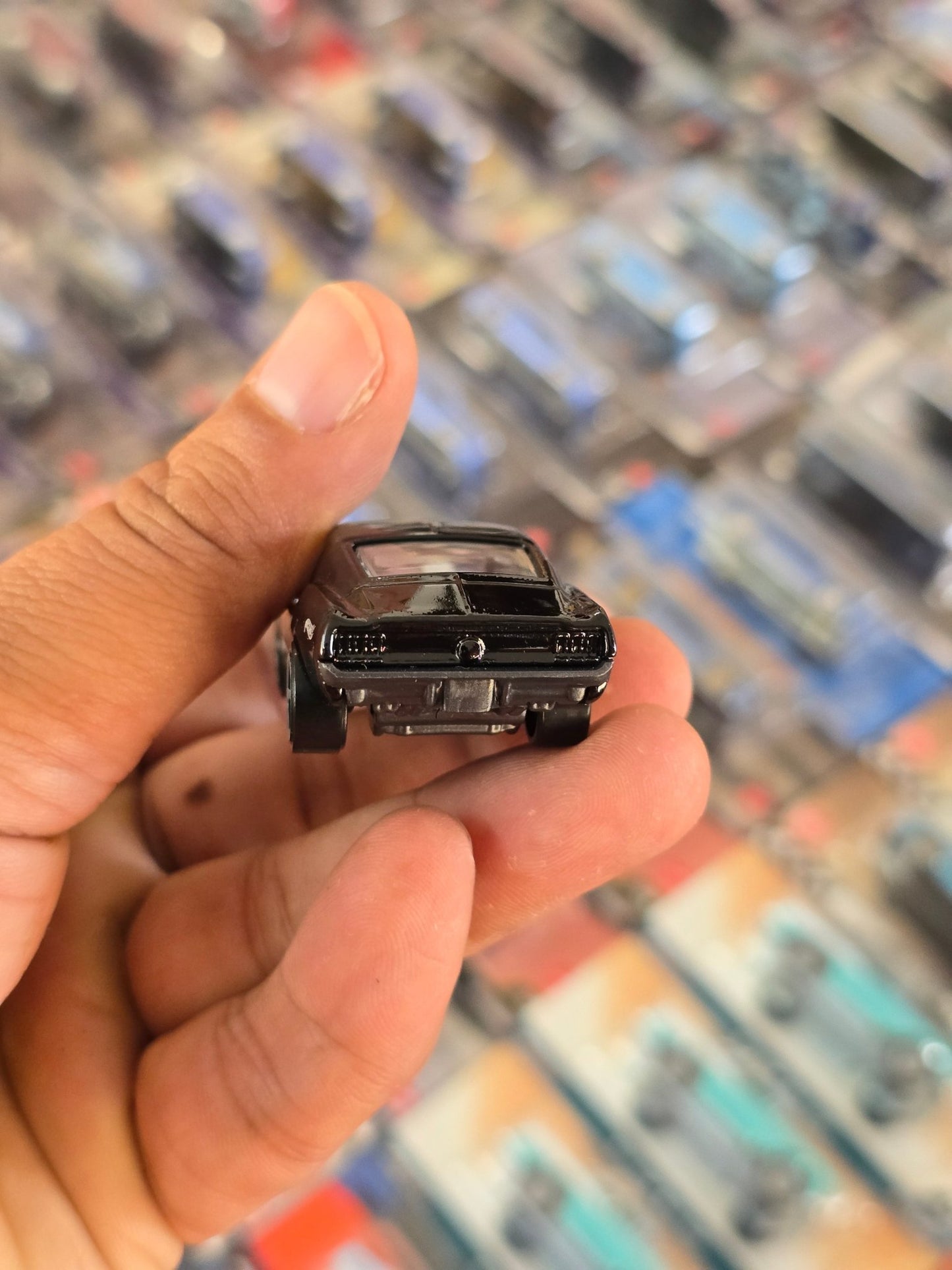 Hot Wheels 1967 Ford Mustang R7520 - Black (Uncarded) - Kinder Logs